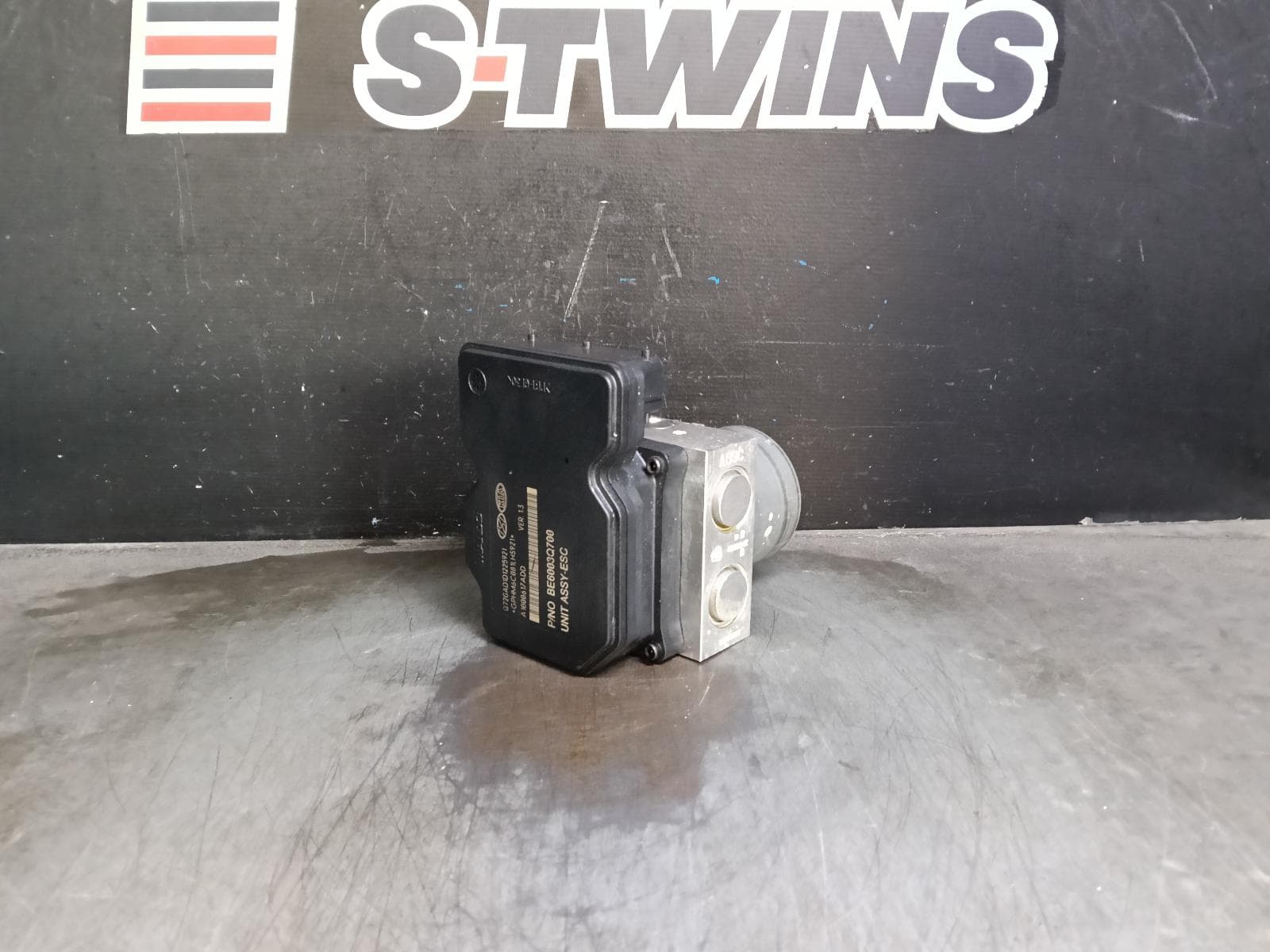 Used auto part listing image: 2016 HYUNDAI ACCENT ABS PUMP MODULATOR RB, P/N 589201R760, 03/13-12/19 0000389840