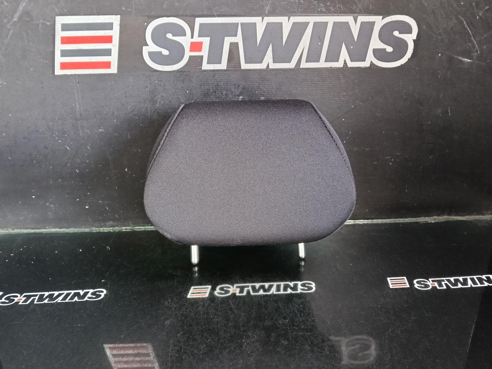 Used auto part listing image: 2016 HYUNDAI ACCENT HEADREST LH REAR, CLOTH, RB, 05/11-12/19 0000389858