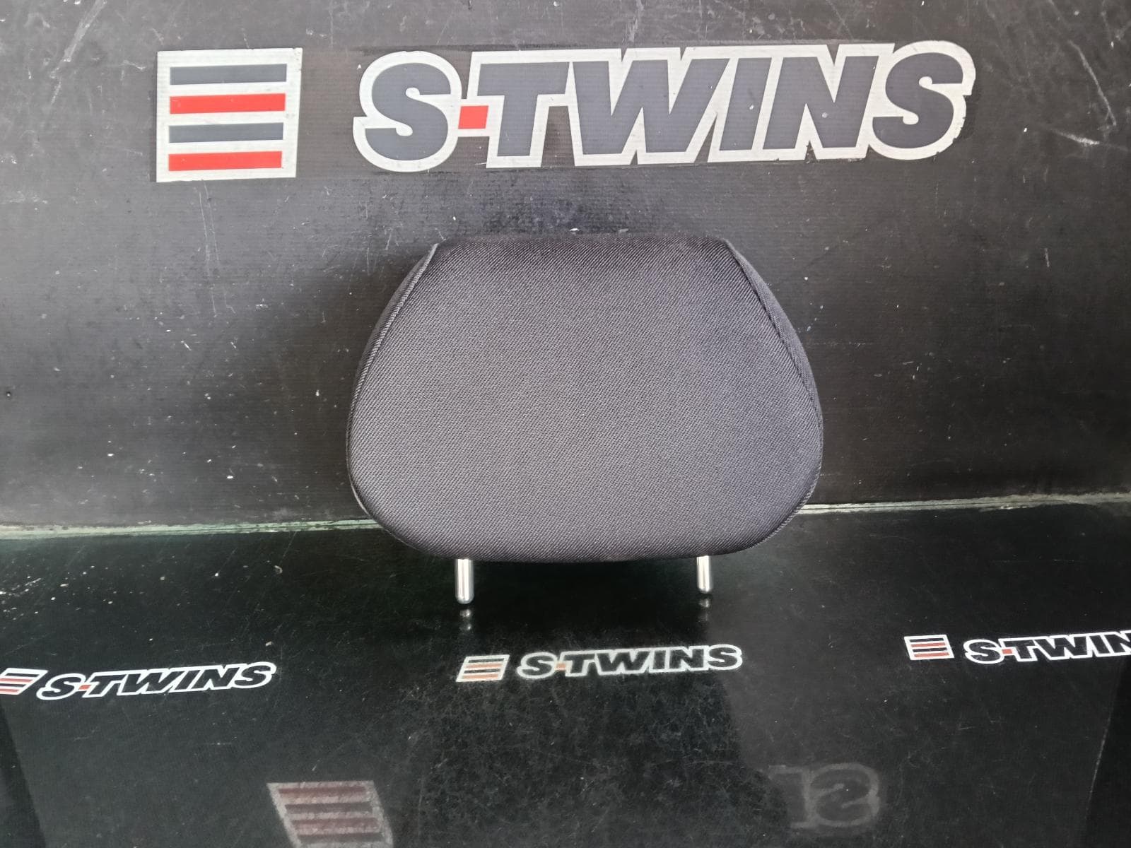 Used auto part listing image: 2016 HYUNDAI ACCENT HEADREST RH REAR, CLOTH, RB, 05/11-12/19 0000389859