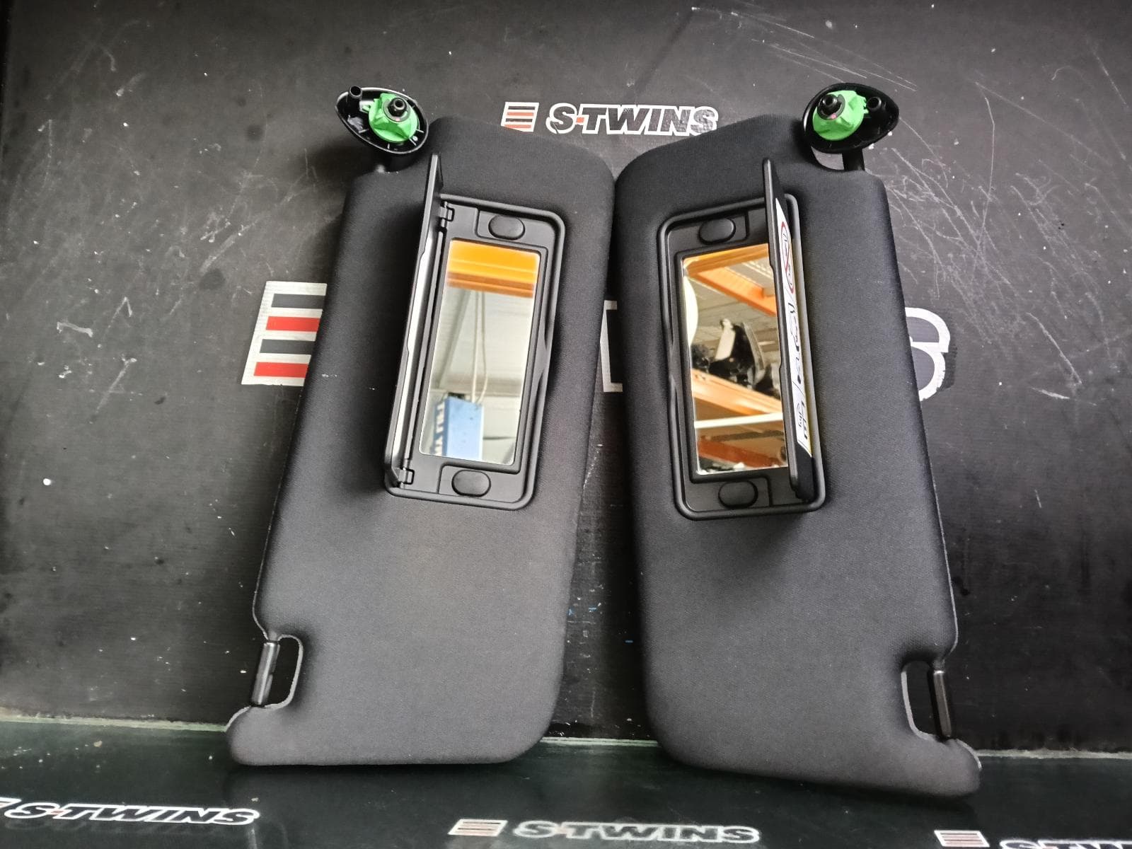 Used auto part listing image: 2018 HONDA CIVIC SUNVISOR 10TH GEN, PAIR, BLACK, CLOTH, 05/16-08/21 0000390691