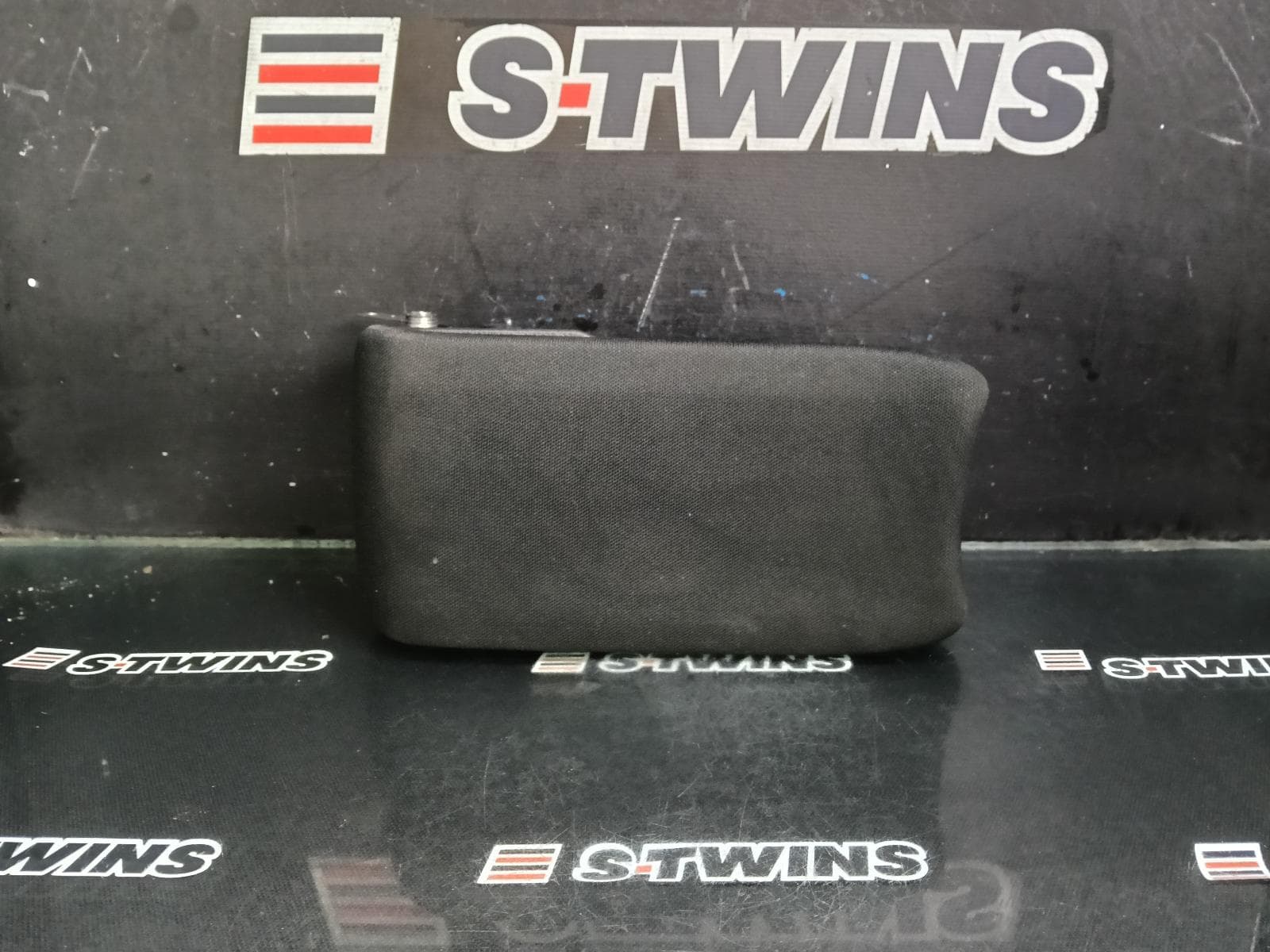 Used auto part listing image: 2018 HONDA CIVIC CONSOLE 10TH GEN, CONSOLE LID ONLY, CLOTH, 05/16-08/21 0000390693