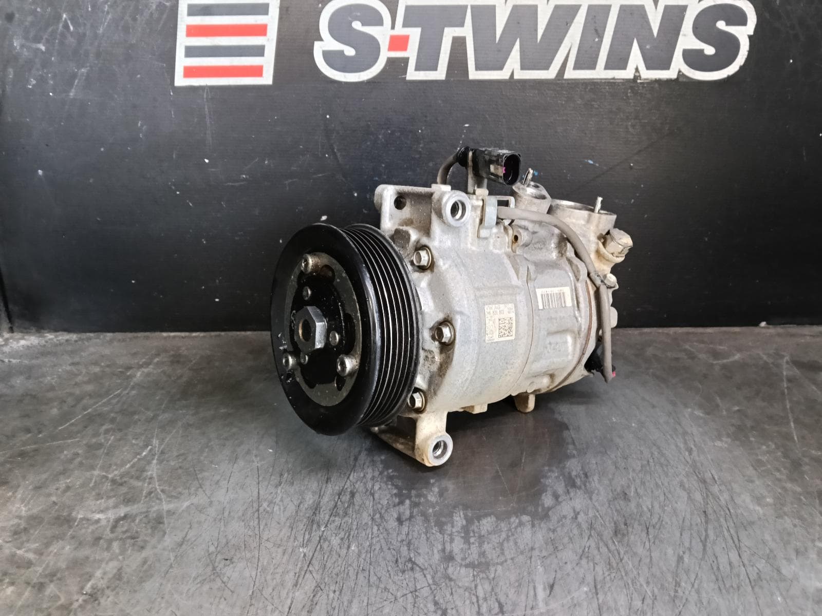 Used auto part listing image: 2017 VOLKSWAGEN AMAROK A C COMPRESSOR 2H, 3.0, DIESEL, 09/16-09/22 0000402215