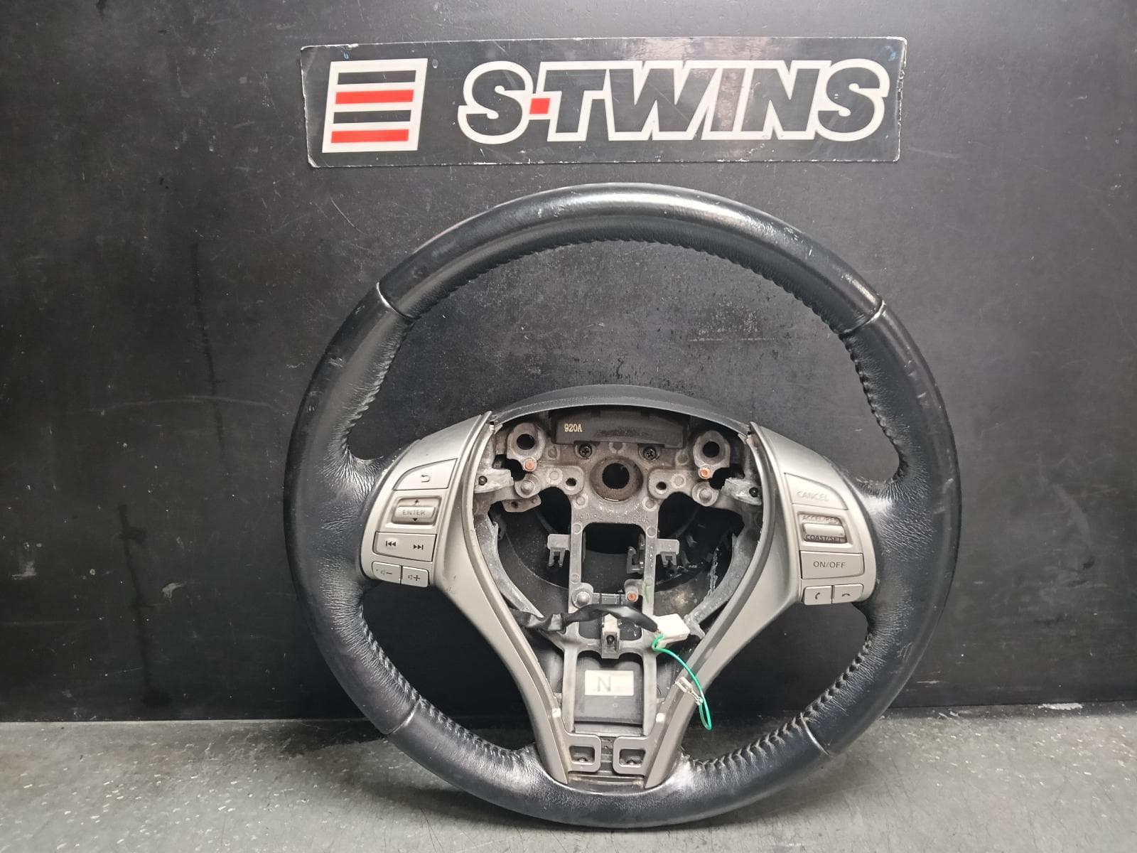 Used auto part listing image: 2015 NISSAN XTRAIL STEERING WHEEL LEATHER, T32, 02/14-01/17 0000412216