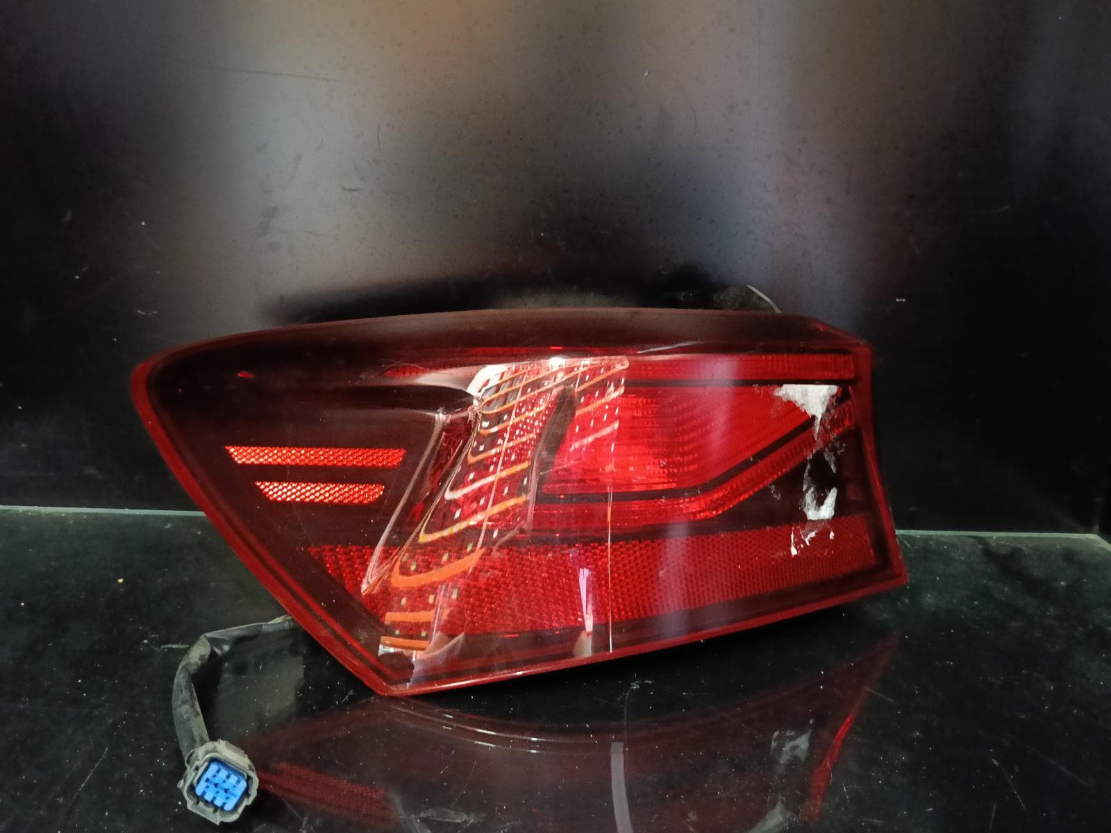 Used auto part listing image: 2018 KIA CERATO LEFT TAILLIGHT BD, IN BODY, SEDAN, NON LED TYPE, 04/18-09/24 0000389751