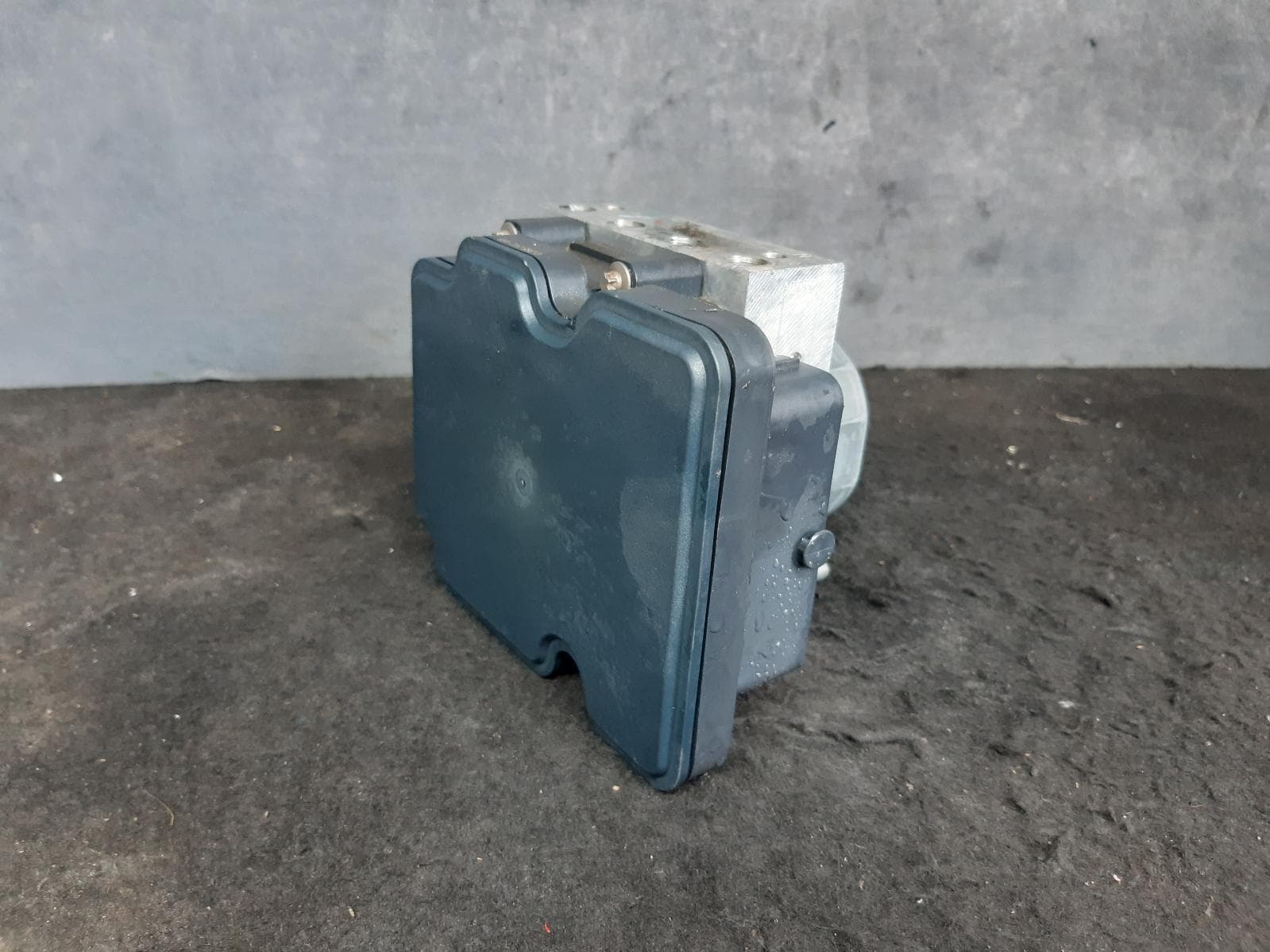 Used auto part listing image: 2014 NISSAN PULSAR ABS PUMP MODULATOR B17, AUTO, Ti, 12/12- 0000104755