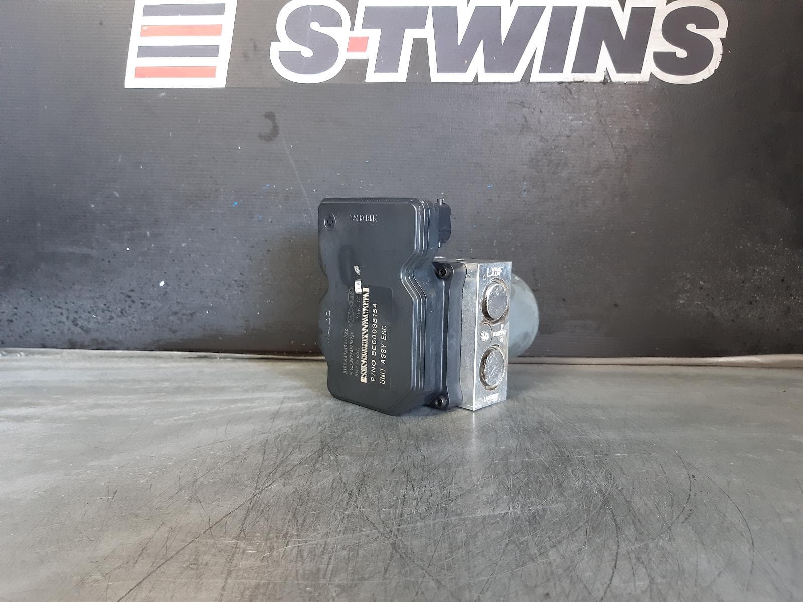 Used auto part listing image: 2012 HYUNDAI IX35 ABS PUMP MODULATOR LM SERIES, PETROL, P/N 58920-2Y930,11/09-01/16 0000242178