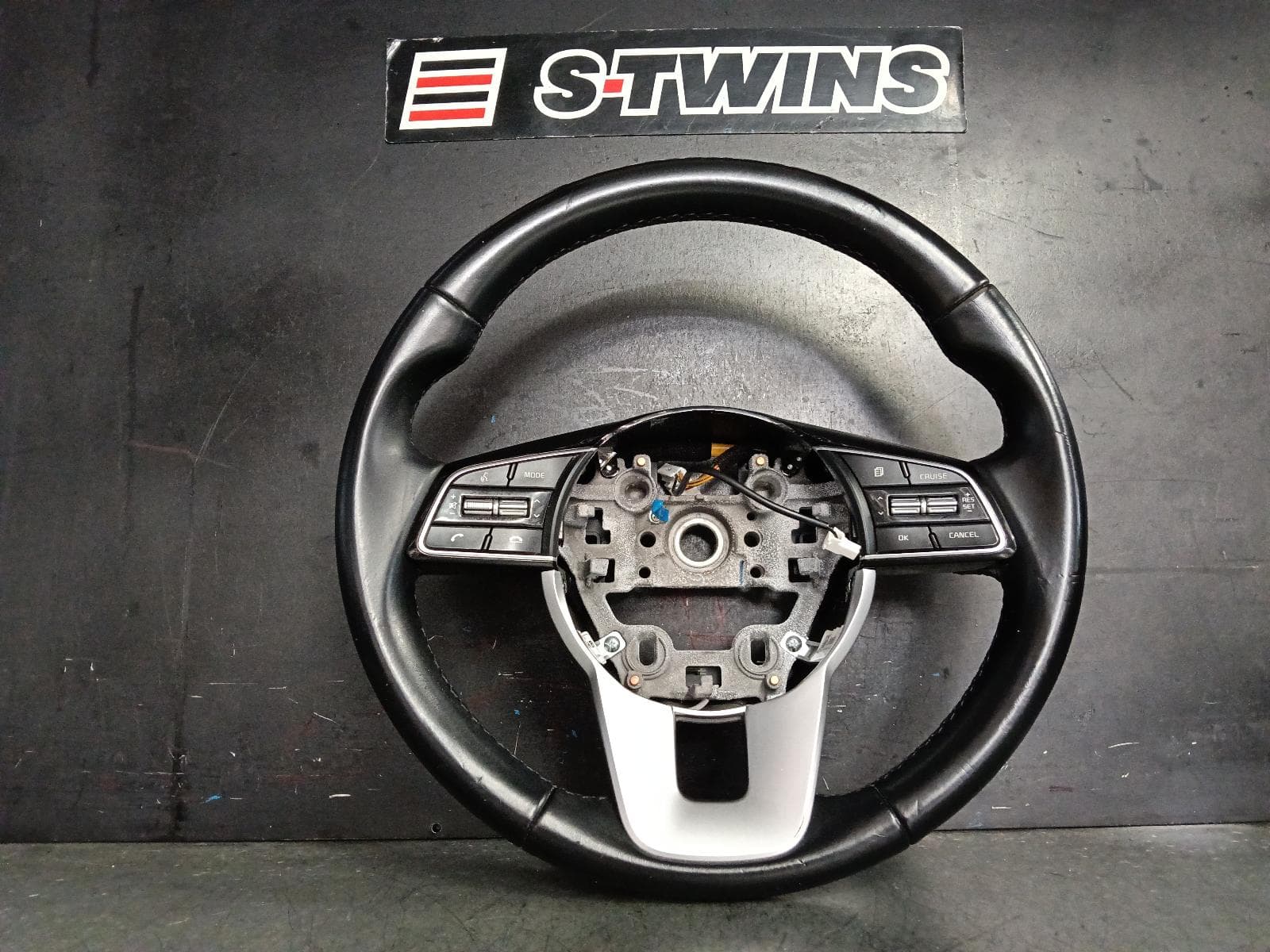 Used auto part listing image: 2018 KIA SPORTAGE STEERING WHEEL LEATHER, NON GT-LINE TYPE, QL, 06/18-08/21 0000392865