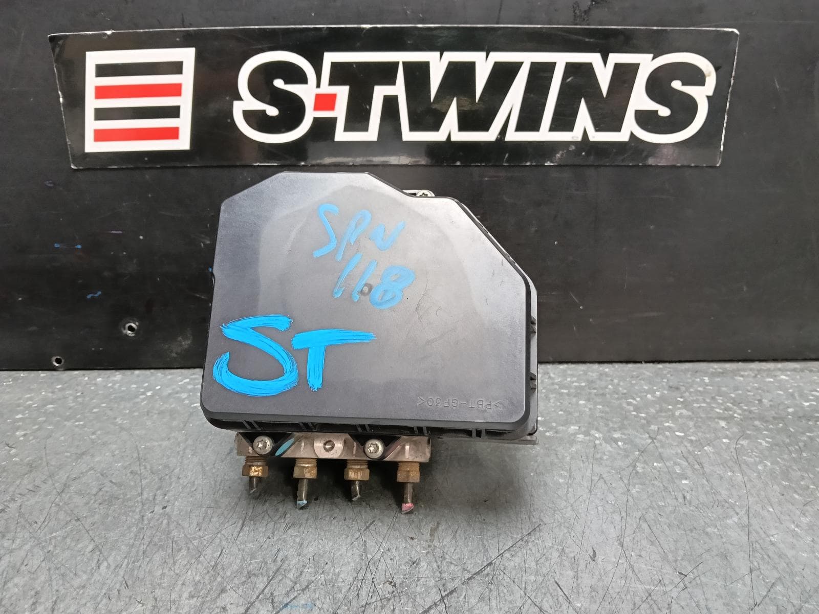 Used auto part listing image: 2017 ISUZU DMAX ABS PUMP MODULATOR P/N 8982794852, RC, 06/12-06/20 0000380224