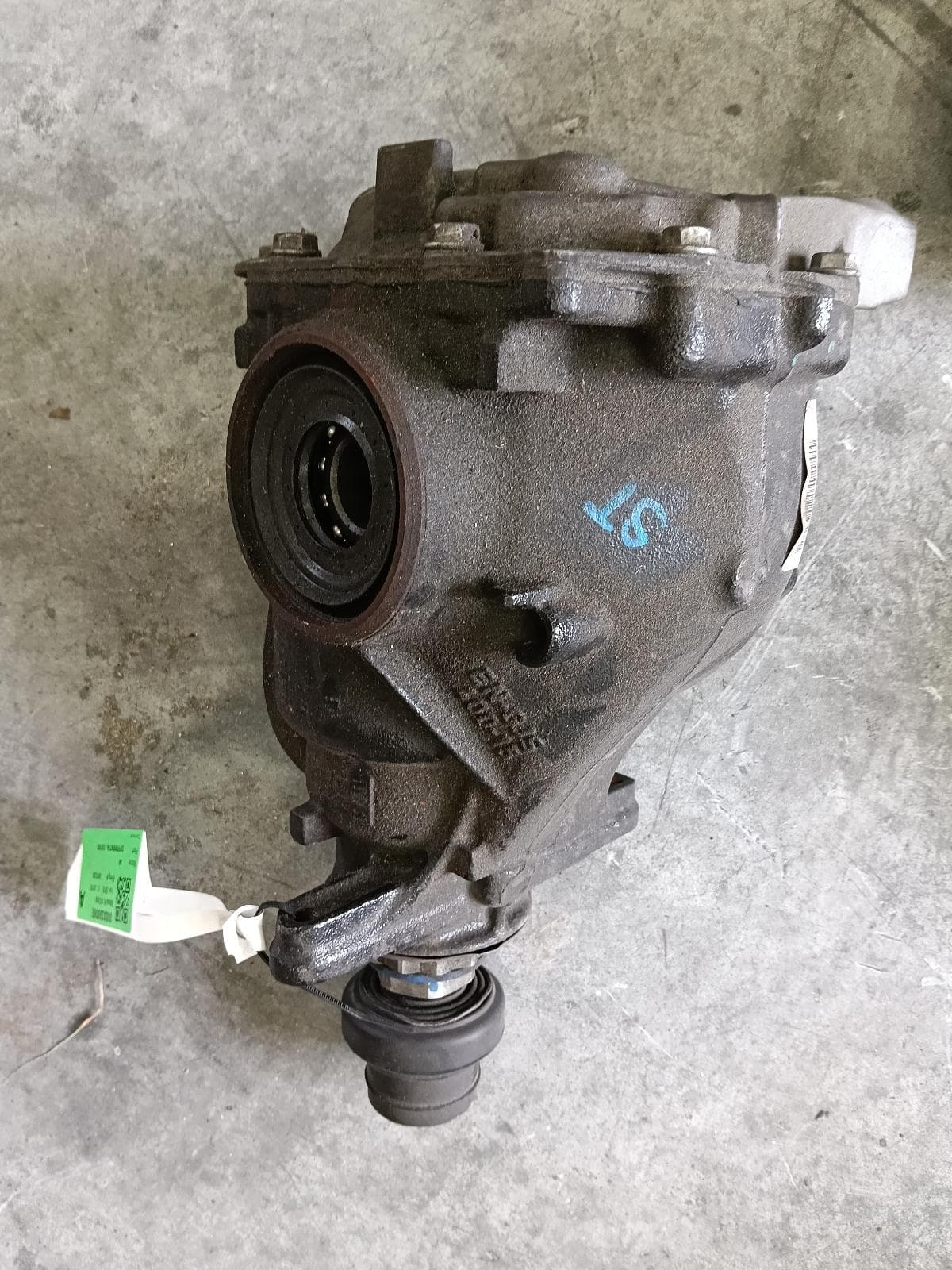 Used auto part listing image: 2015 BMW X4 DIFFERENTIAL CENTRE FRONT, F26, 3.08 RATIO, 05/14-02/18 0000390062