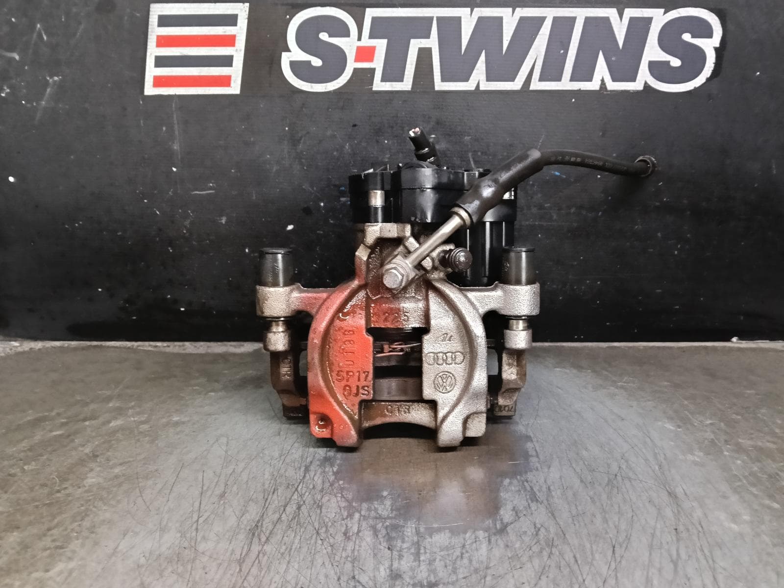 Used auto part listing image: 2016 AUDI A3 CALIPER LH REAR, 8V, 03/13-10/20 0000393672