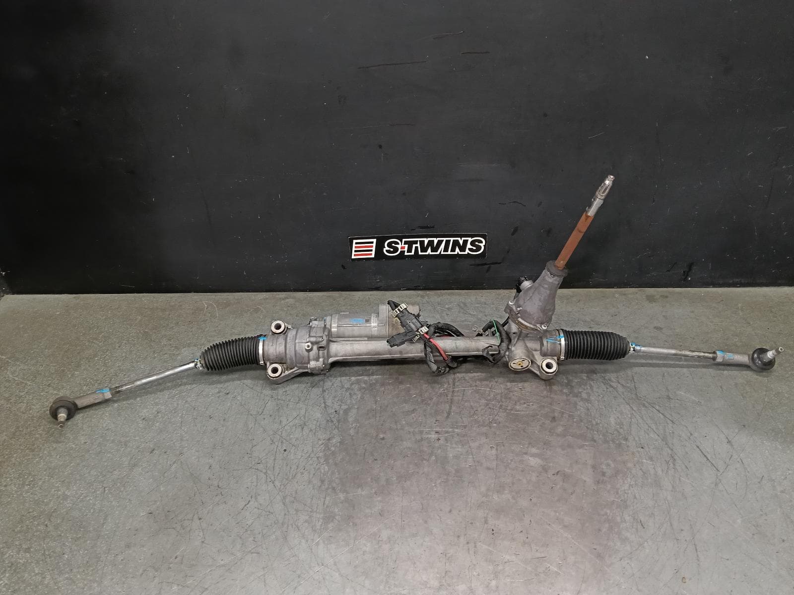Used auto part listing image: 2020 FORD TRANSIT STEERING BOX RACK VO, VAN, HYDRAULIC TYPE, SINGLE REAR WHEELS, 05/19- 0000400170