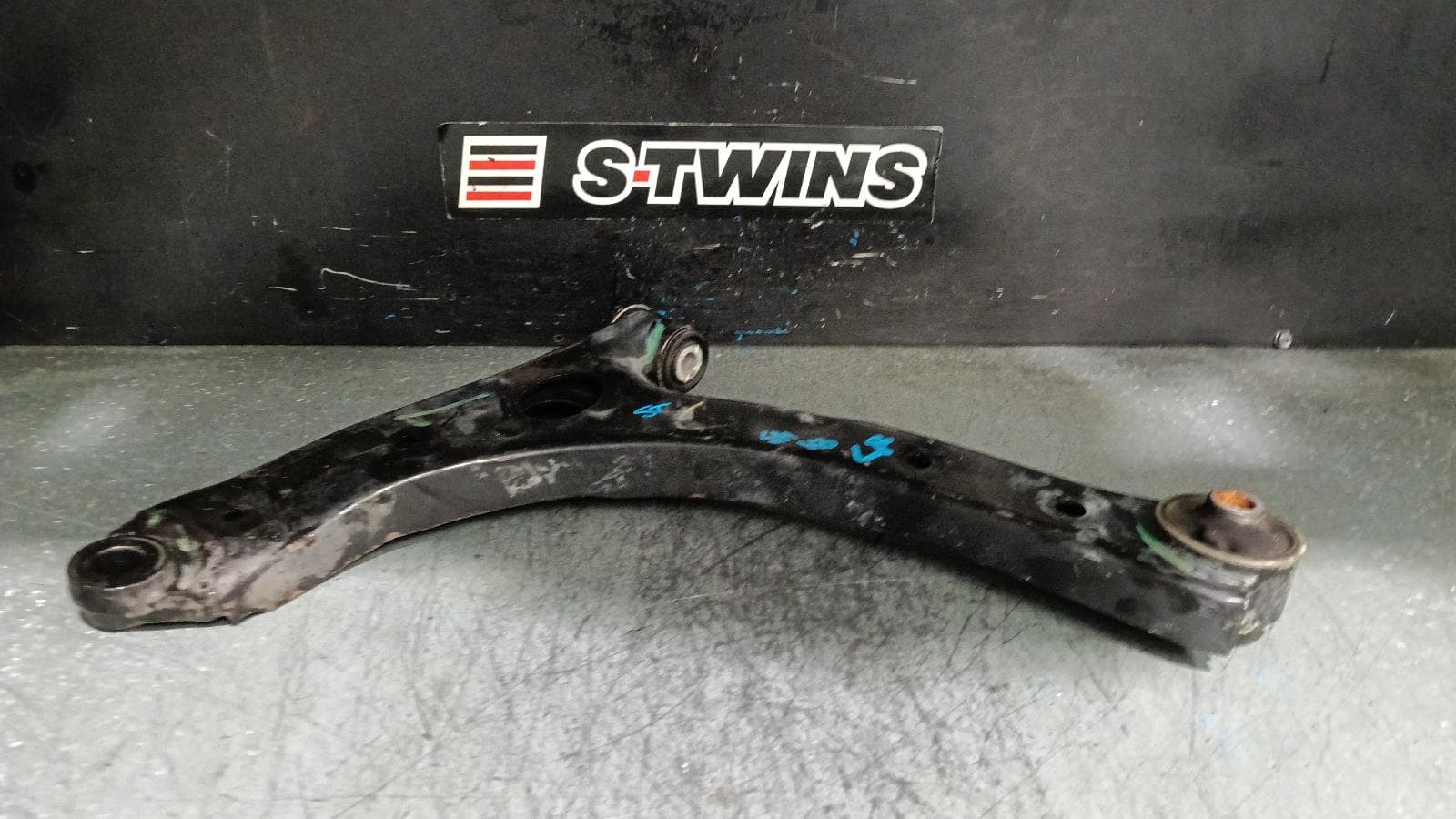 Used auto part listing image: 2020 FORD TRANSIT LEFT FRONT LOWER CONTROL ARM RWD, VO, 05/19- 0000400581
