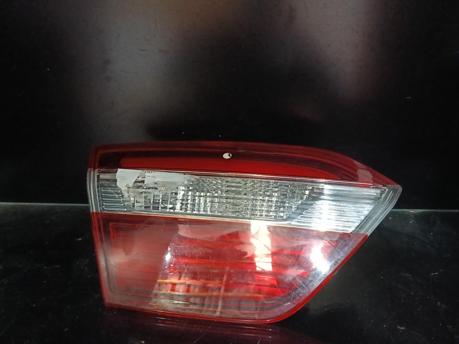 Used auto part listing image: 2015 FORD FALCON REAR GARNISH FGX, BOOTLID LAMP (LH SIDE), 10/14-12/16 0000390454