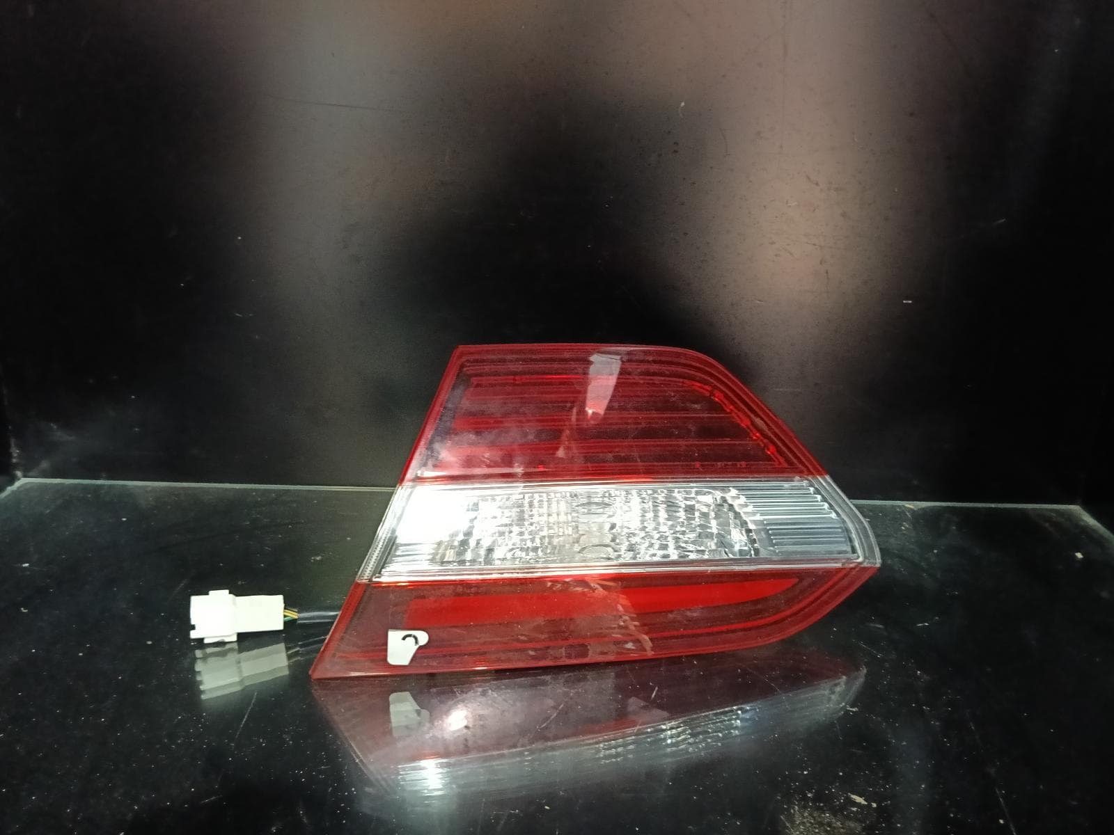 Used auto part listing image: 2015 FORD FALCON REAR GARNISH FGX, BOOTLID LAMP (RH SIDE), 10/14-12/16 0000390455