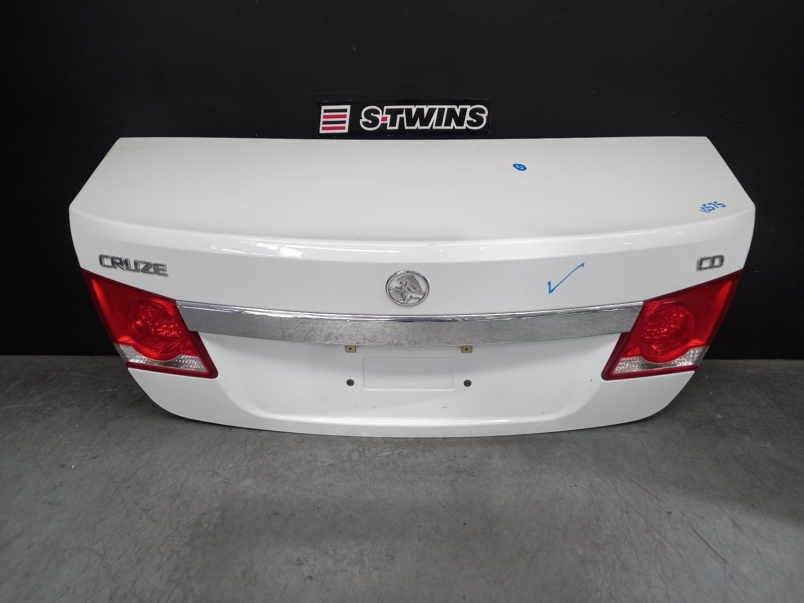 Used auto part listing image: 2012 HOLDEN CRUZE BOOTLID TAILGATE BOOTLID, JG-JH, SEDAN, NON SPOILER TYPE, 03/09-01/17 0000389128