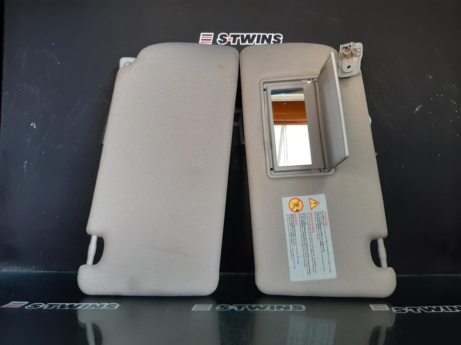 Used auto part listing image: 2012 NISSAN PATHFINDER SUNVISOR R51, PAIR, GREY, RH SIDE-W/O MIRROR, LH SIDE-W/ MIRROR TYPE, 05/05-09/13 0000340612