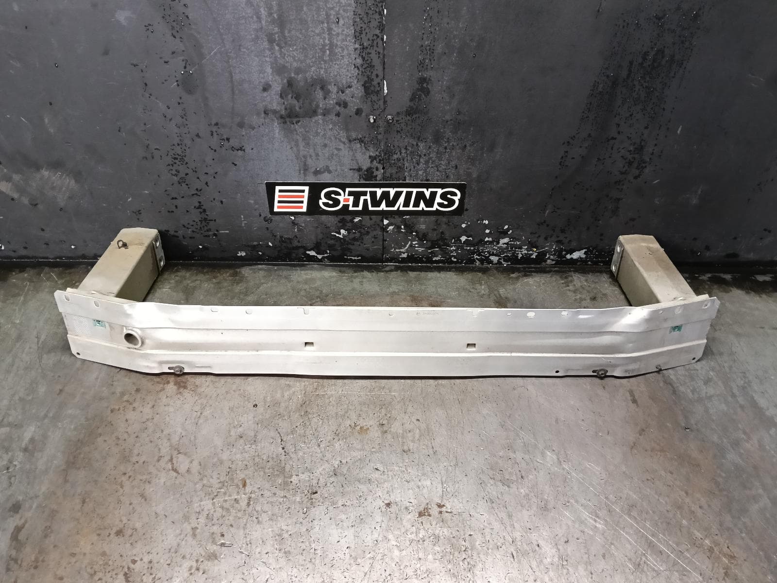 Used auto part listing image: 2019 HOLDEN COMMODORE F BAR REINFORC BRACK REINFORCEMENT, ZB, 10/17-12/20 0000391525