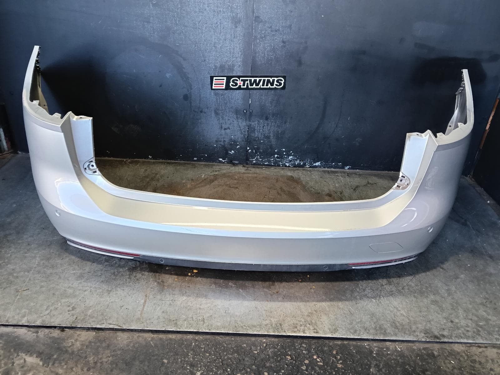 Used auto part listing image: 2019 HOLDEN COMMODORE REAR BUMPER ZB, WAGON, LT/RS, 10/17-12/20 0000391439
