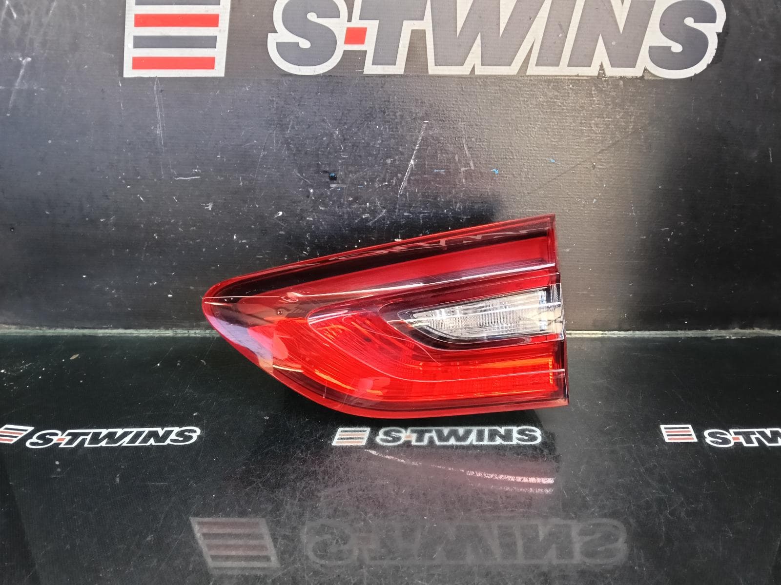 Used auto part listing image: 2019 HOLDEN COMMODORE REAR GARNISH TAILGATE LAMP (RH SIDE), ZB, WAGON, LED TYPE, 10/17-12/20 0000391600
