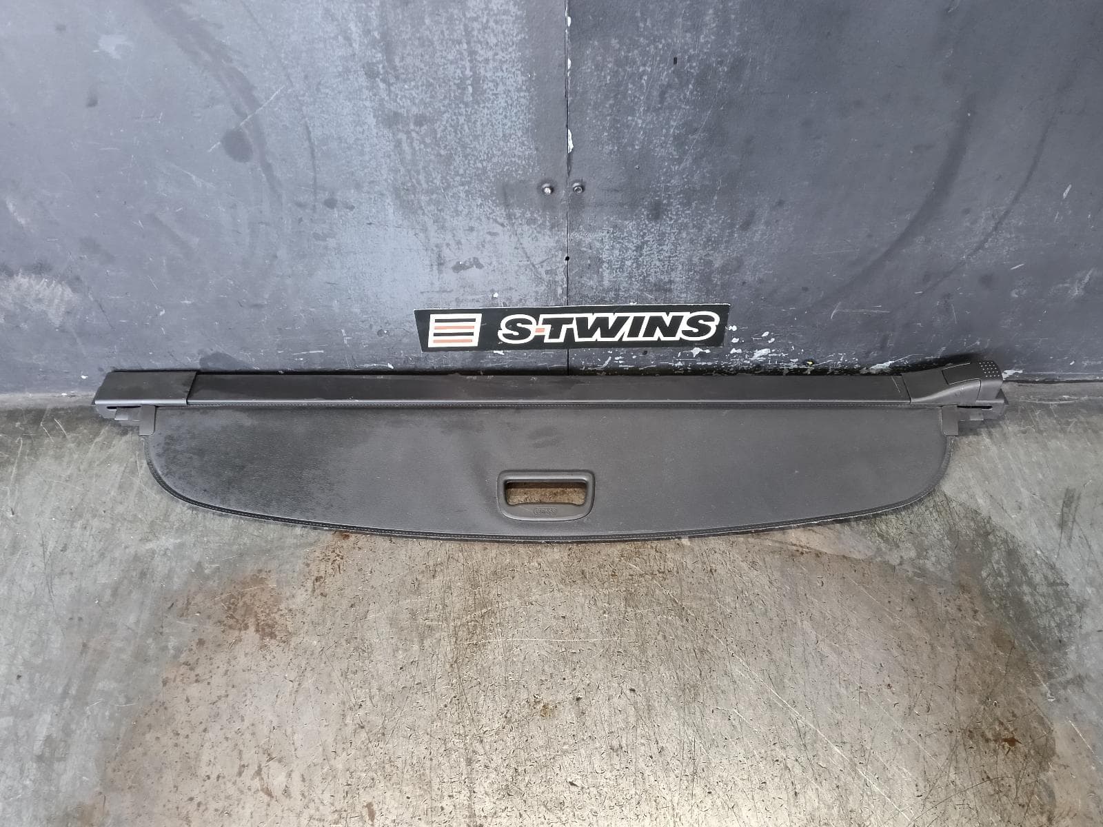 Used auto part listing image: 2019 HOLDEN COMMODORE PARCEL SHELF CARGO BLIND ZB, WAGON, CARGO BLIND, 10/17-12/20 0000391603