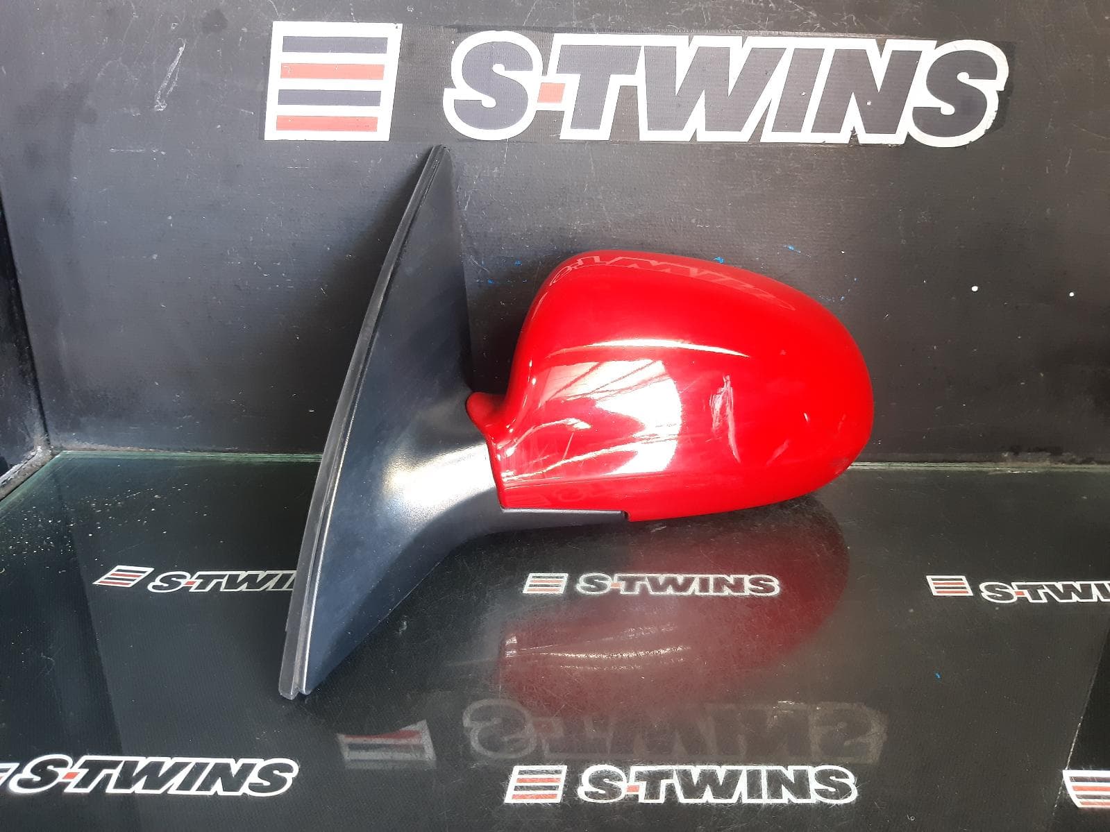 Used auto part listing image: 2011 HYUNDAI I30 LEFT DOOR MIRROR FD, COLOUR CODED, MANUAL FOLD, NON FLASHER TYPE, 09/07-04/12 0000373058