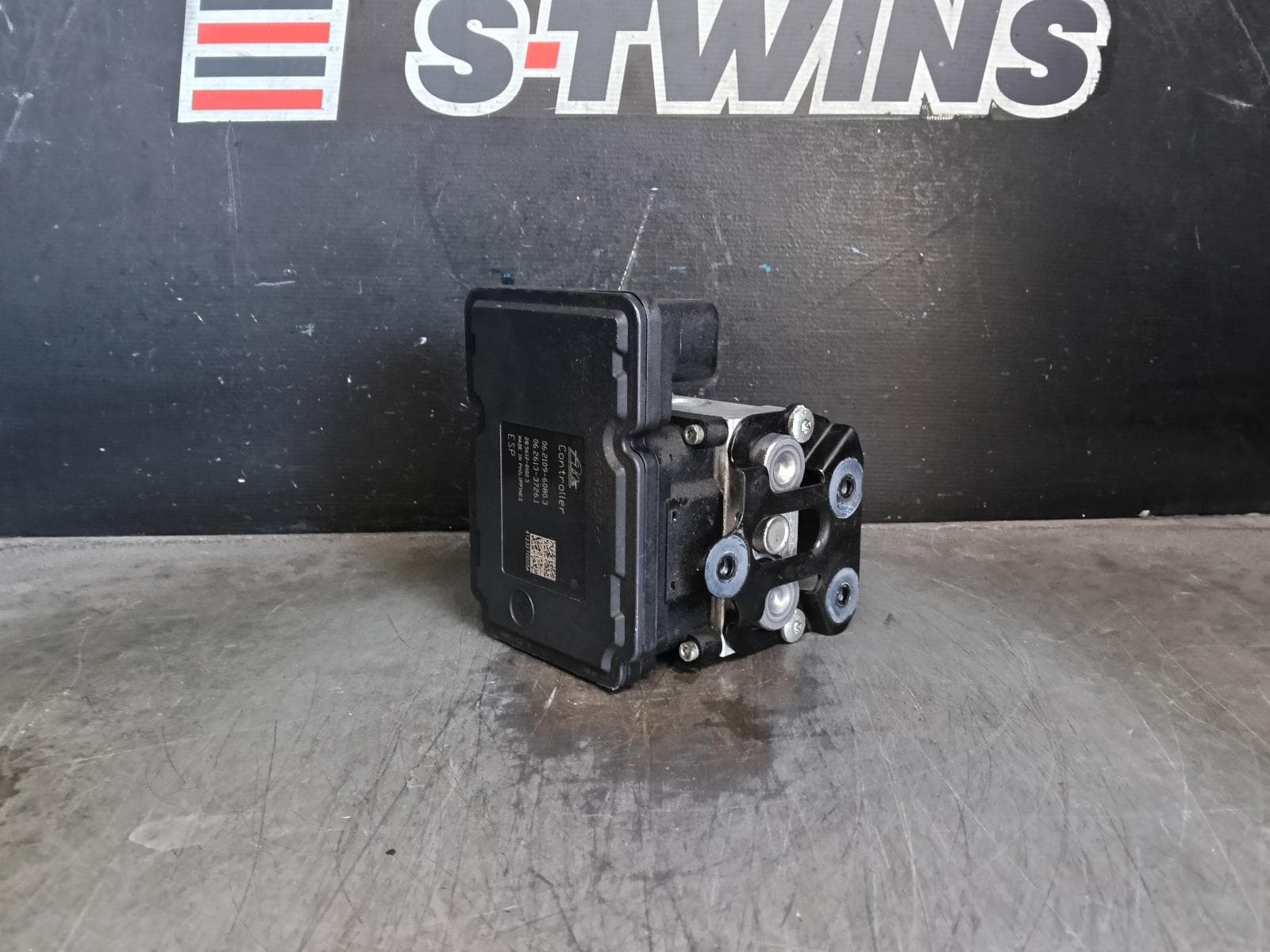 Used auto part listing image: 2012 HONDA ACCORD ABS PUMP MODULATOR 8TH GEN, EURO (VIN JHMCU), P/N TL3Q3, 07/11-12/15 0000391872