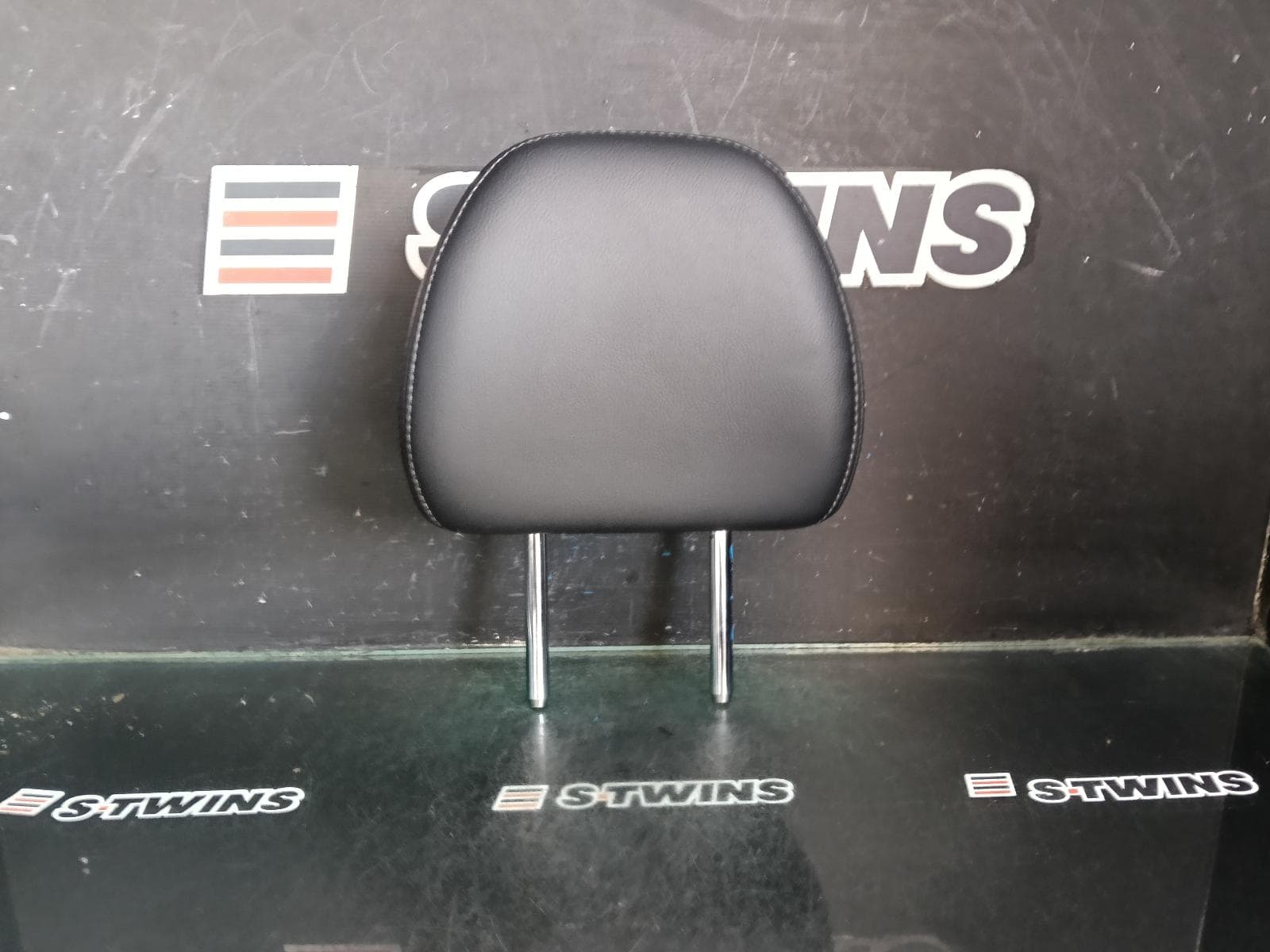 Used auto part listing image: 2020 NISSAN XTRAIL HEADREST LH REAR 2ND ROW, LEATHER, T32, 02/14-07/22 0000392344