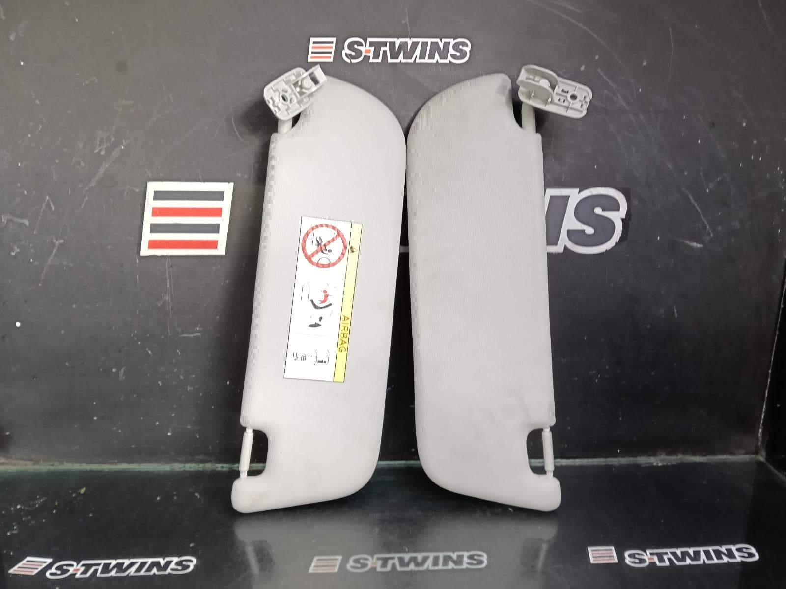 Used auto part listing image: 2024 MG MG3 SUNVISOR PAIR, SZP1, 07/16-10/25 0000391116
