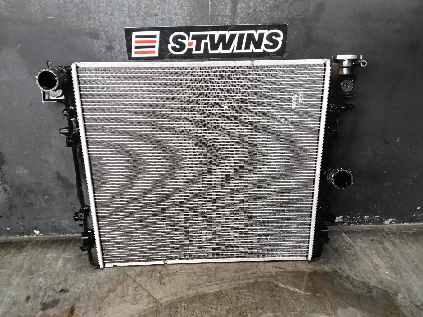 Used auto part listing image: 2013 JEEP WRANGLER RADIATOR AUTO, 3.6, PETROL, JK, 10/11-07/18 0000396750