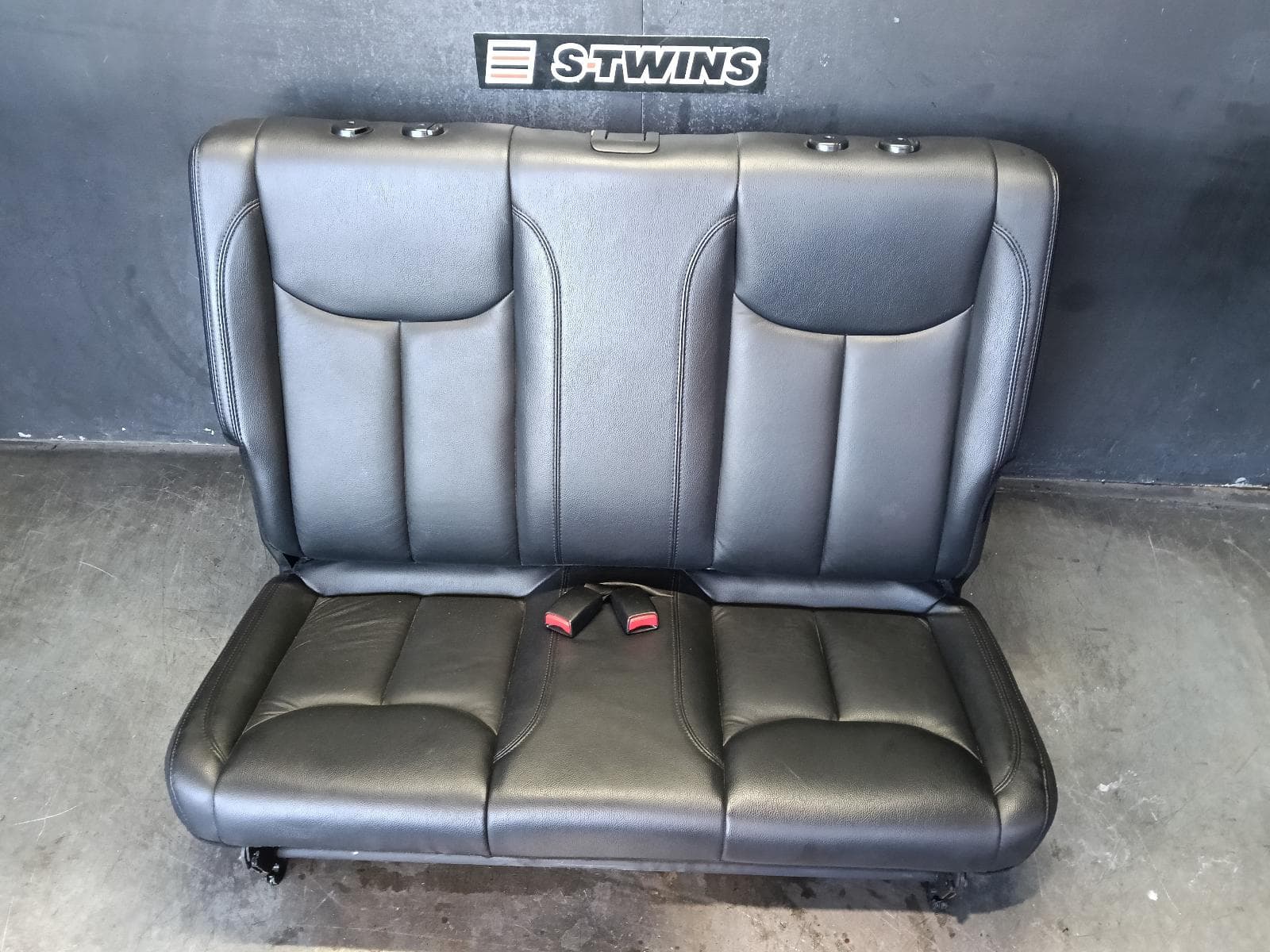 Used auto part listing image: 2013 JEEP WRANGLER 2ND SEAT REAR SEAT BENCH SEAT TYPE, 2DR, JK, LEATHER, 12/06-07/18 0000396709