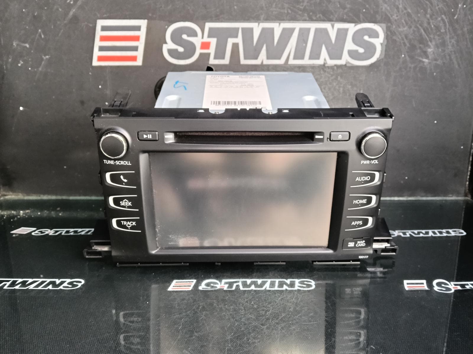 Used auto part listing image: 2015 TOYOTA KLUGER SAT NAV HEAD UNIT, GSU50/GSU55, 12/13-02/21 0000397094