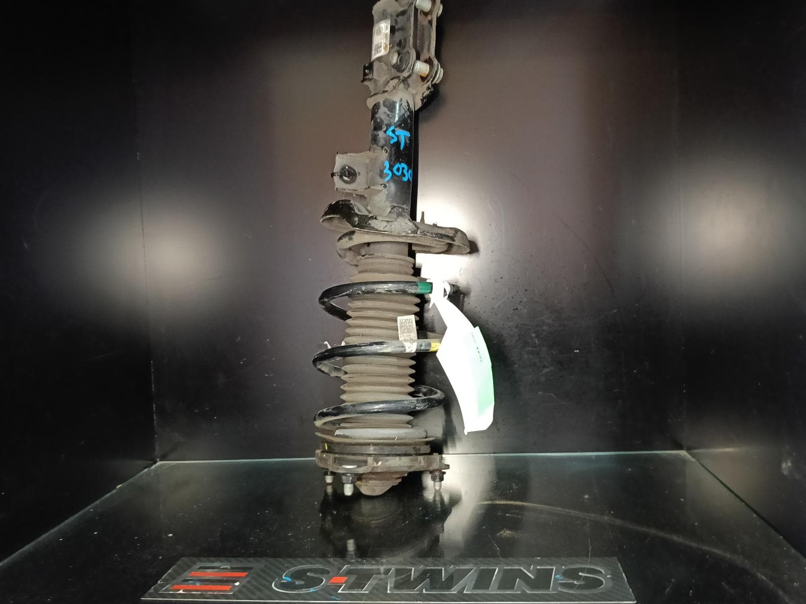 Used auto part listing image: 2020 HYUNDAI KONA LEFT FRONT STRUT OS, 09/17-07/23 0000391032