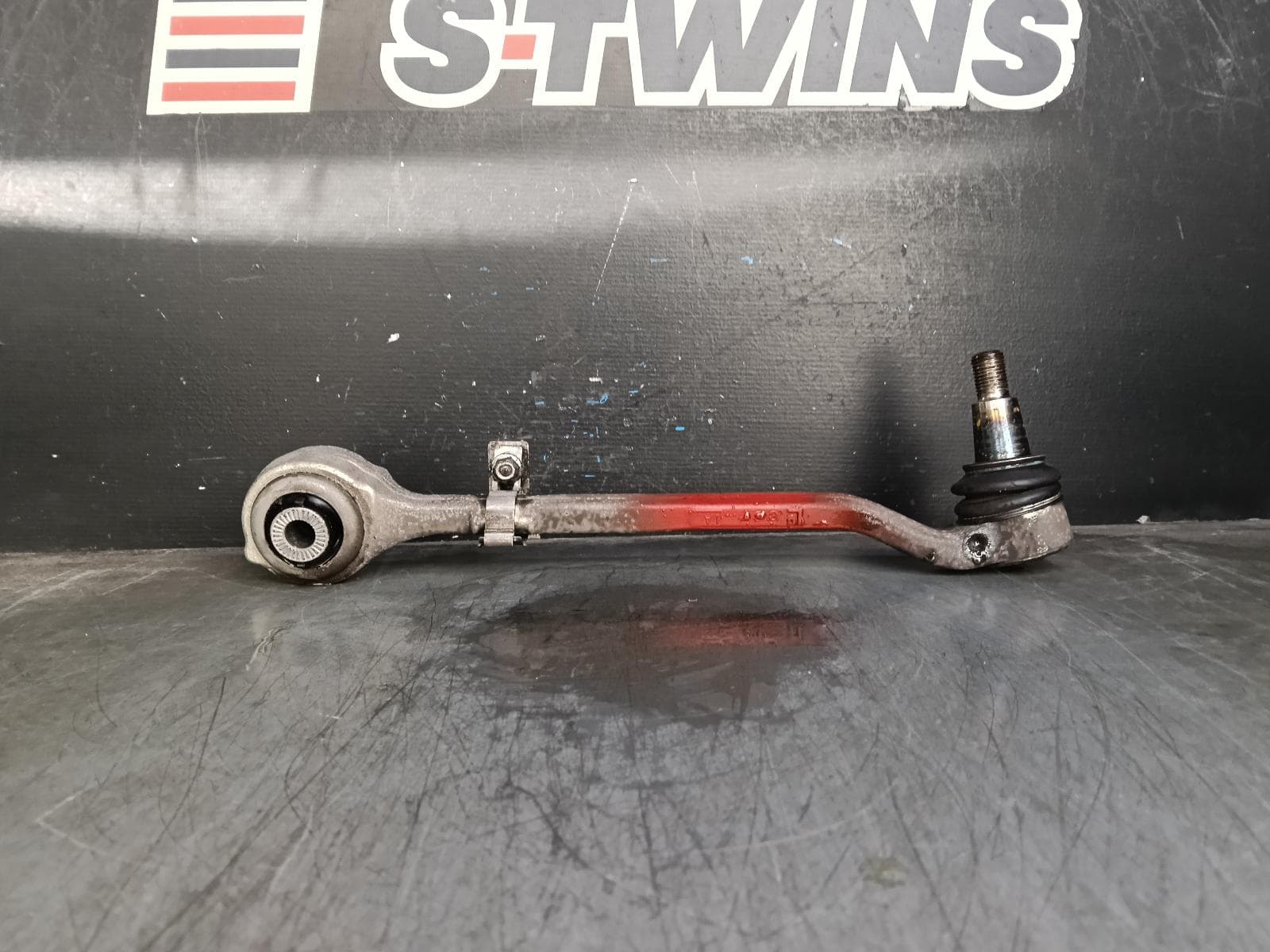 Used auto part listing image: 2014 BMW X3 LEFT FRONT LOWER CONTROL ARM REAR (STRAIGHT), F25, 12/10-07/17 0000398474