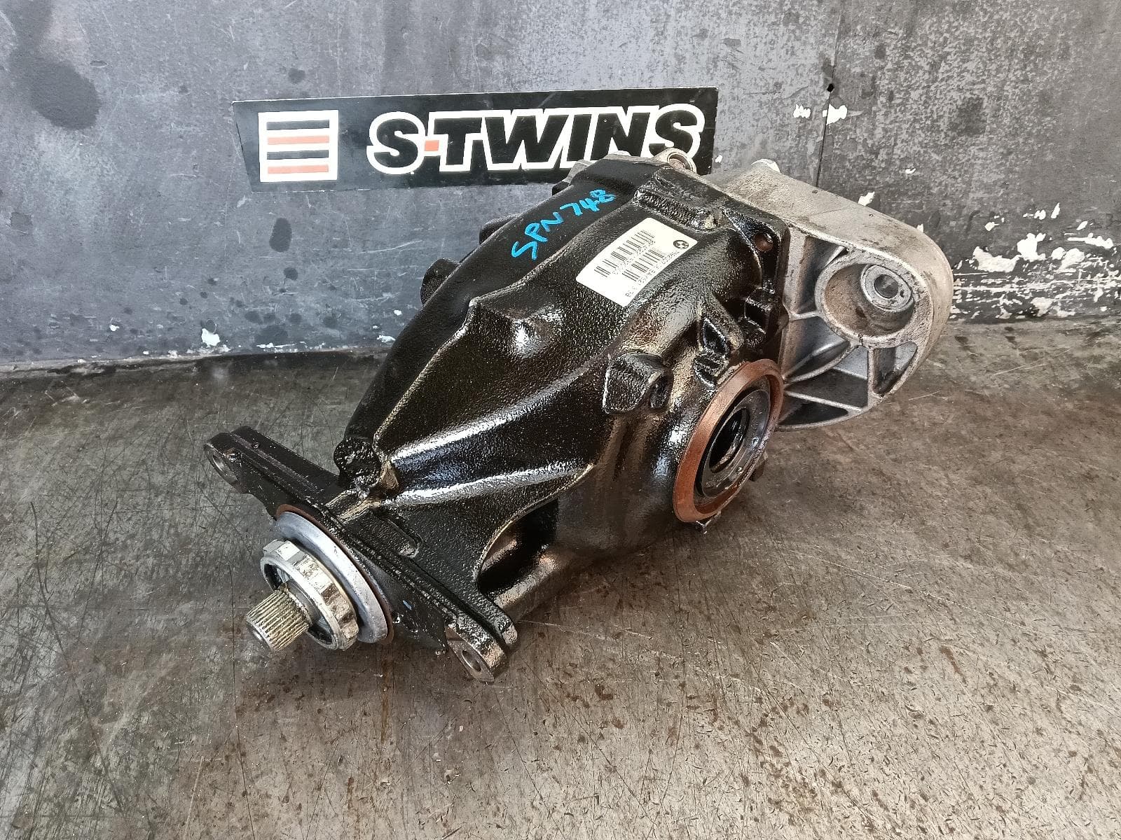 Used auto part listing image: 2014 BMW X3 DIFFERENTIAL CENTRE REAR, 2.0, F25, PETROL, 3.38 RATIO, 04/12-07/17 0000398475
