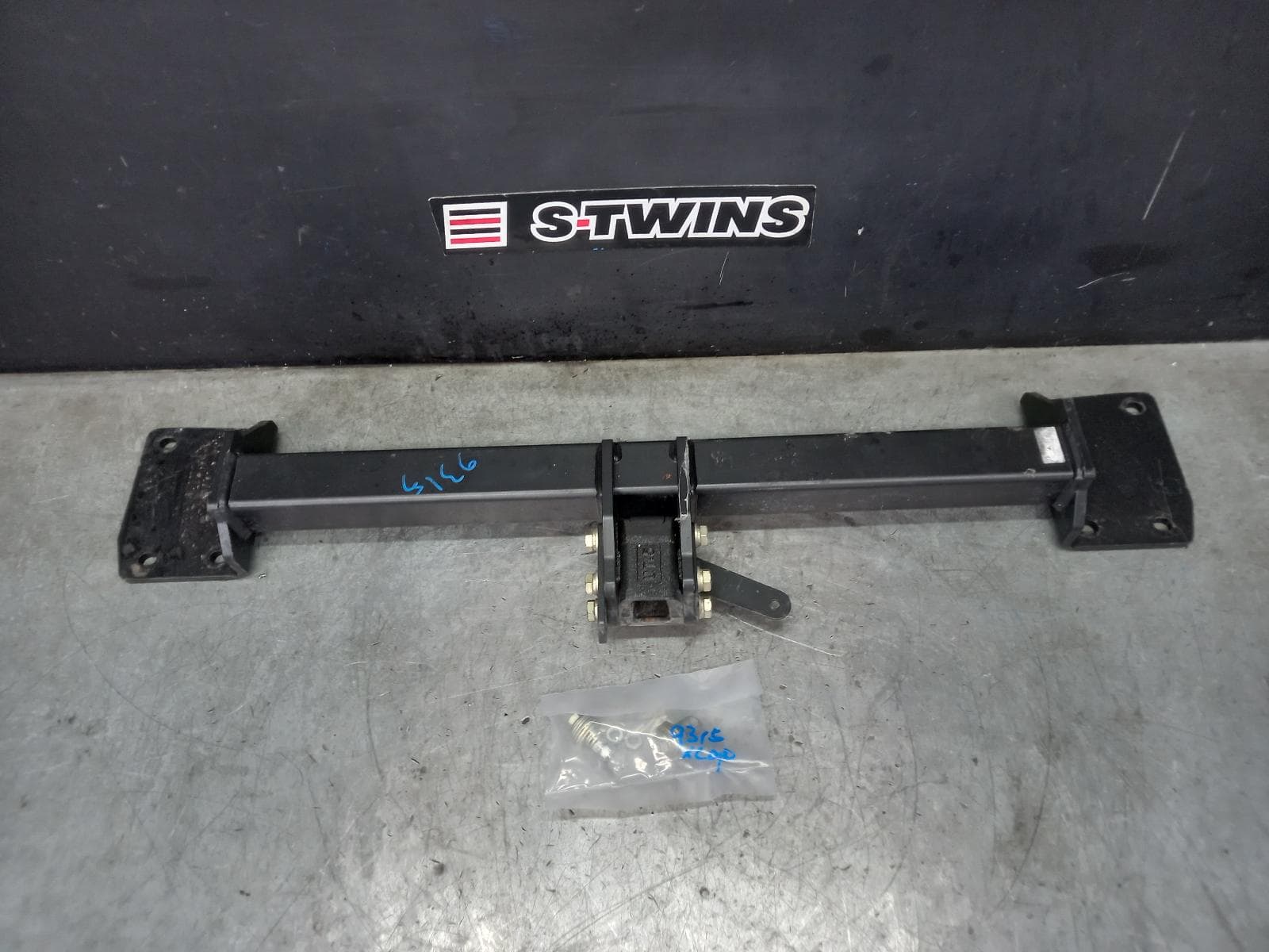 Used auto part listing image: 2019 VOLVO XC90 TOWBAR Mk2, 04/15- 0000393091