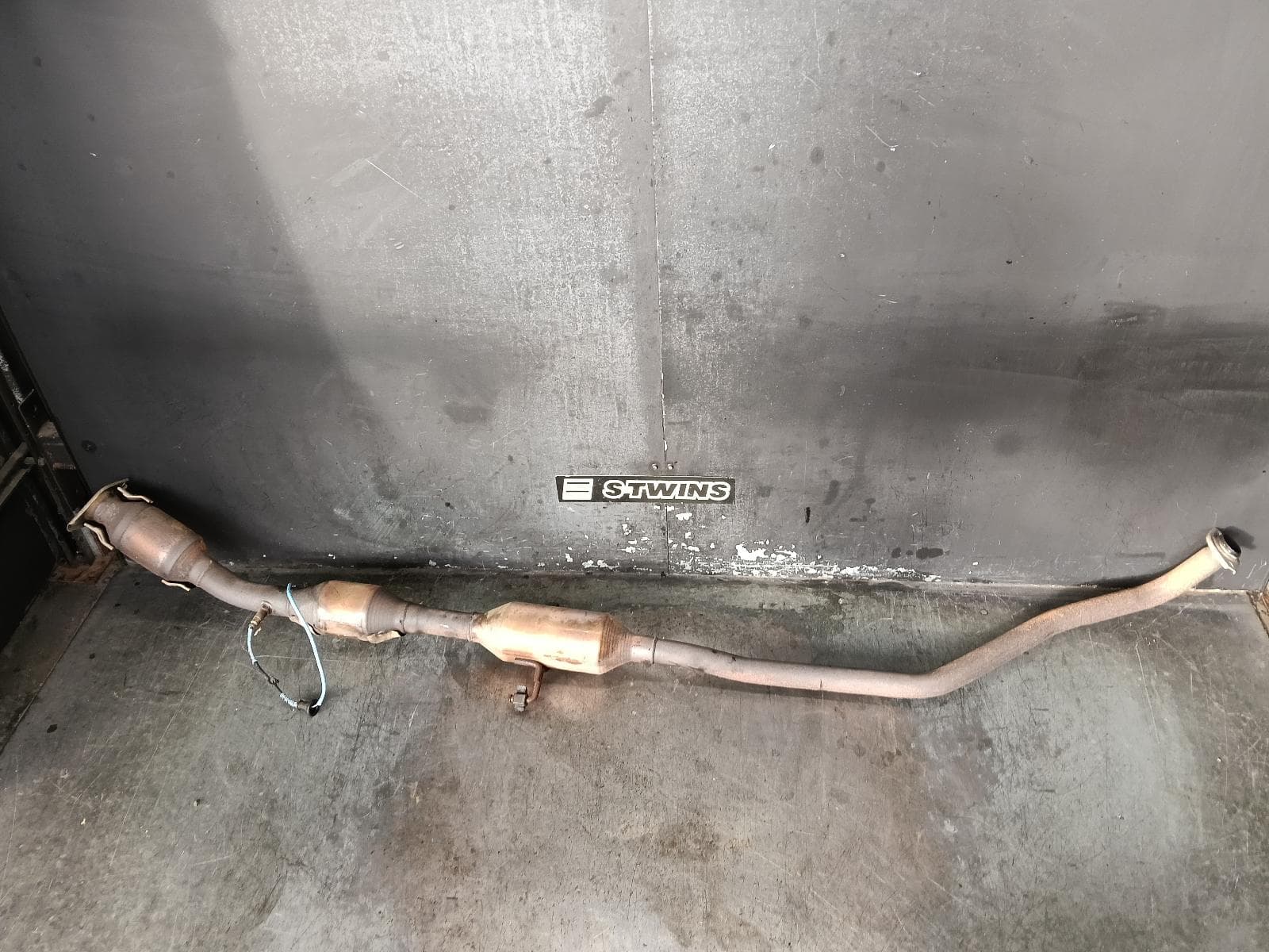Used auto part listing image: 2017 TOYOTA COROLLA CATALYTIC CONVERTER UNDER CAR-CAT TYPE, 1.8, PETROL, ZRE172R, 12/13-06/19 0000410466