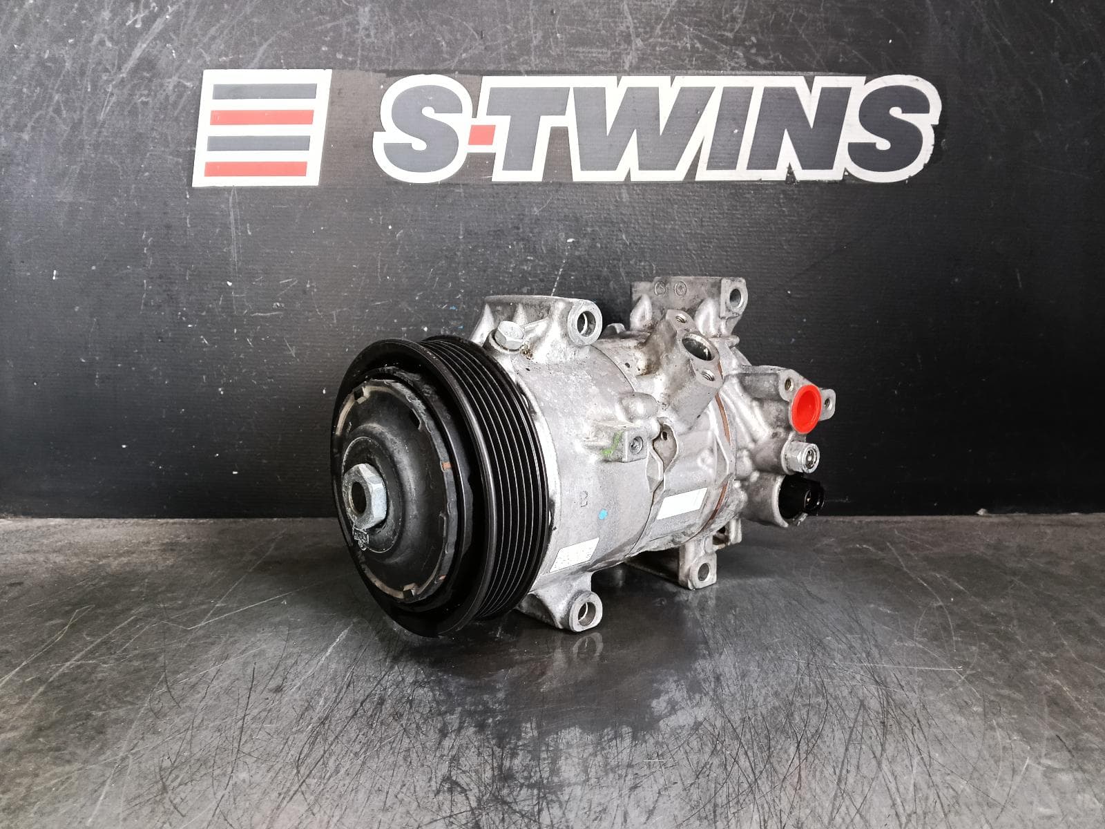 Used auto part listing image: 2017 TOYOTA COROLLA A C COMPRESSOR ZRE172R, 1.8, 2ZR-FE, PETROL, 12/13-06/19 0000410496