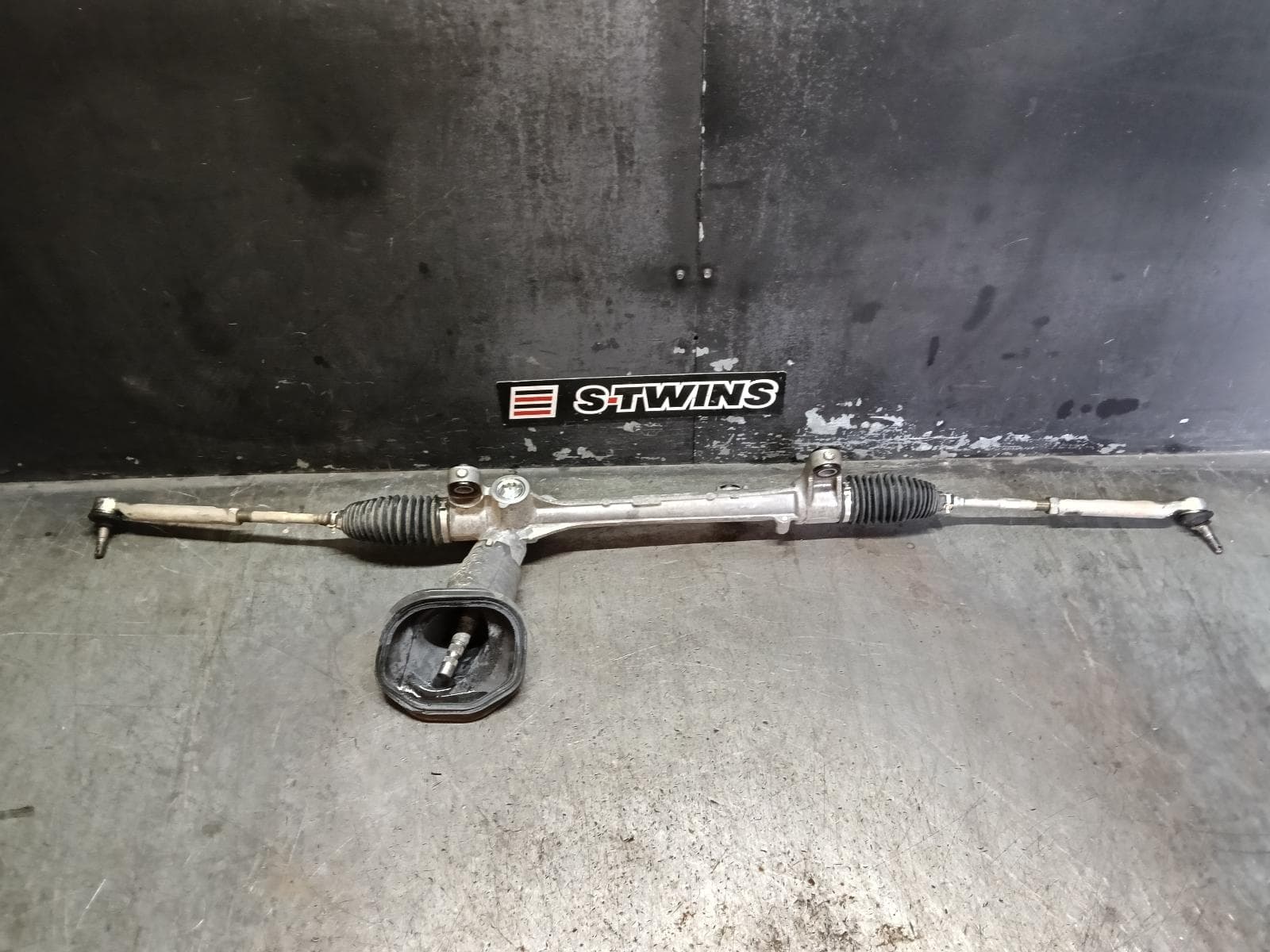 Used auto part listing image: 2017 TOYOTA COROLLA STEERING BOX RACK STEERING RACK, ZRE172R, SEDAN, 12/13-06/19 0000410498