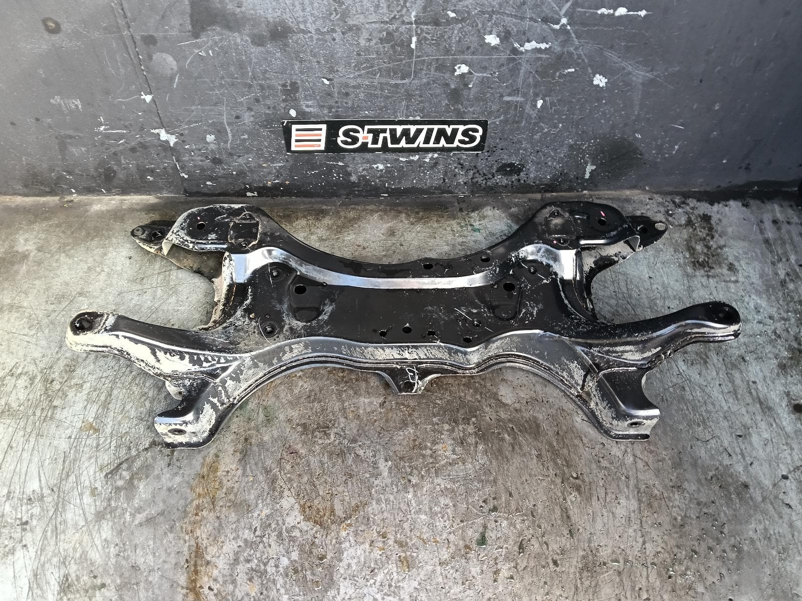 Used auto part listing image: 2017 TOYOTA COROLLA FRT XMEMBER CRADLE ZRE172R, CROSSMEMBER, 12/13-06/19 0000410513