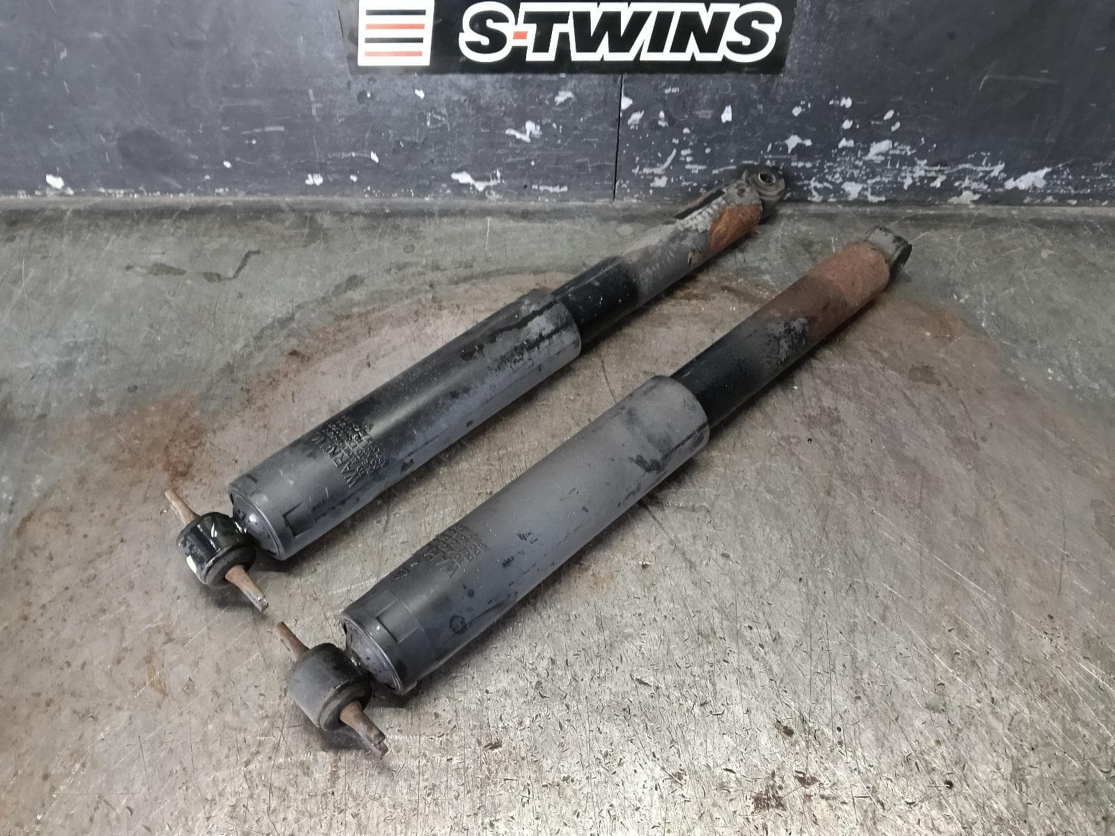 Used auto part listing image: 2016 JEEP WRANGLER SHOCK ABSORBER JK, 12/06-07/18 0000392303