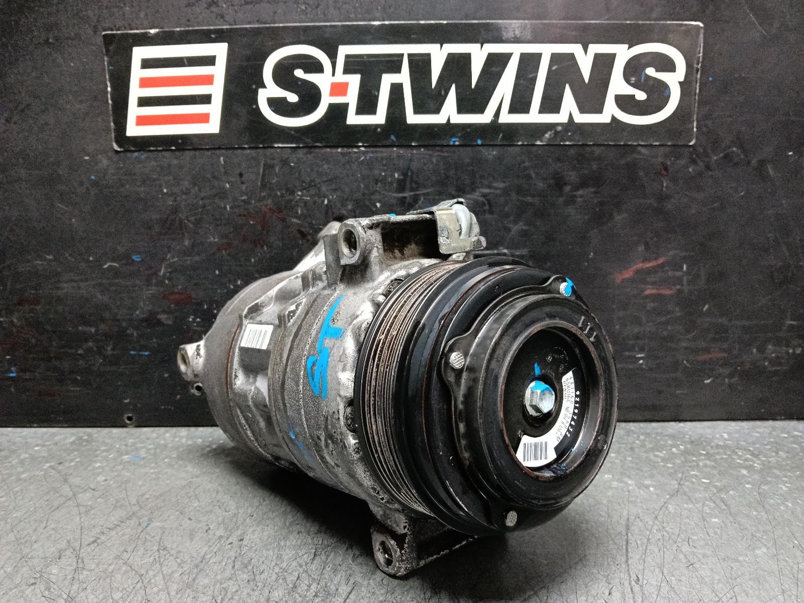Used auto part listing image: 2011 HOLDEN COMMODORE A C COMPRESSOR VE, 3.0/3.6, 6SBU16C, 2 PLUG TYPE, 09/06-05/13 0000396091