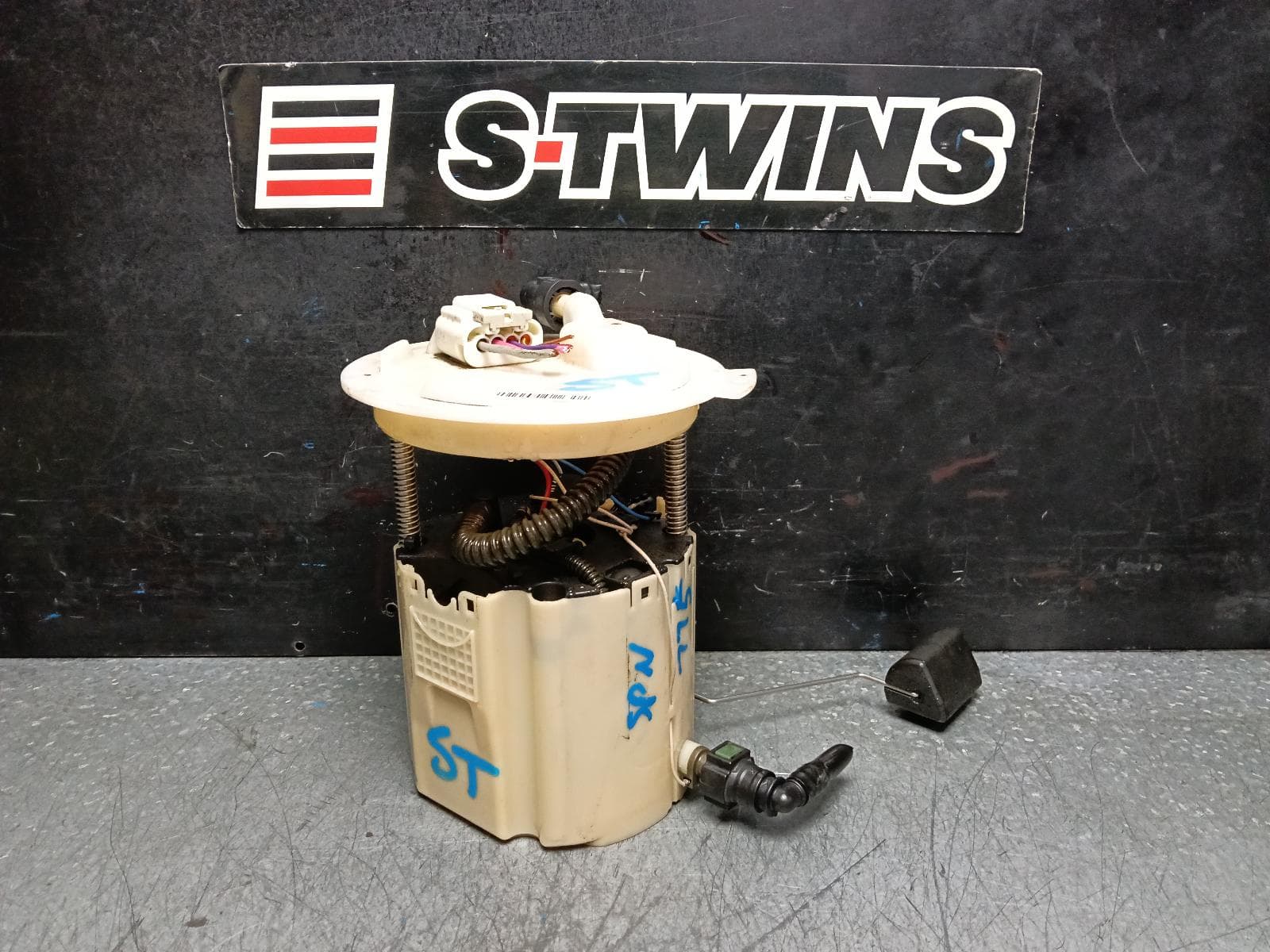 Used auto part listing image: 2011 HOLDEN COMMODORE FUEL PUMP IN TANK, 3.0/3.6, LLT/LF1 SIDI, VE, 08/09-05/13 0000396097