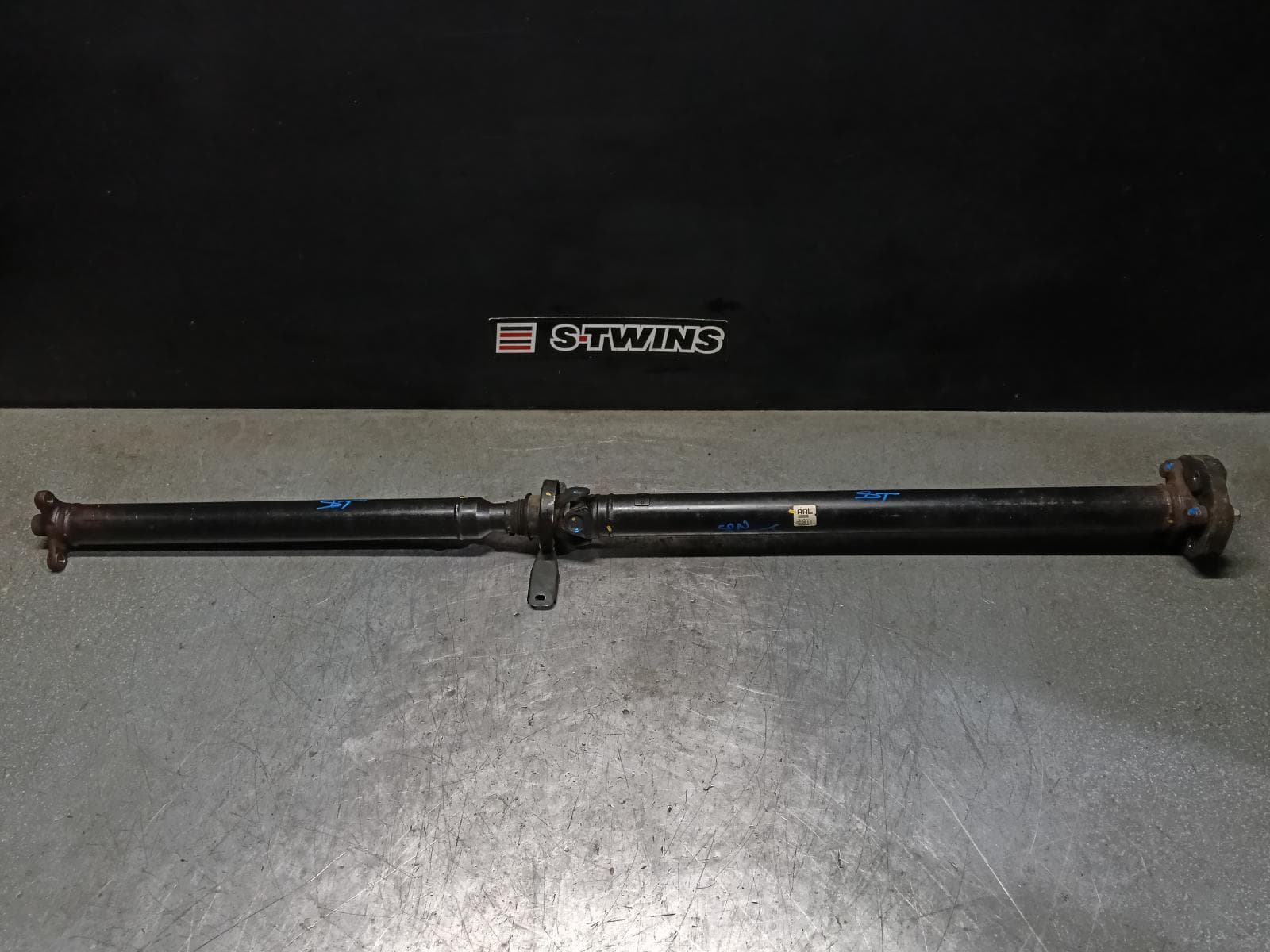 Used auto part listing image: 2011 HOLDEN COMMODORE REAR PROP SHAFT VE, V6, MANUAL, UTE, AAL CODE, 08/06-05/13 0000396113