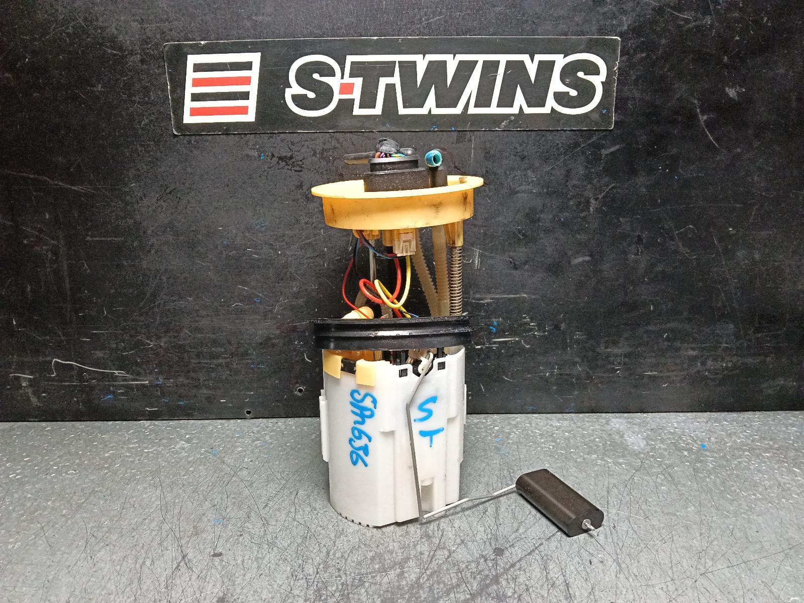 Used auto part listing image: 2019 VOLKSWAGEN TRANSPORTER FUEL PUMP T6, 07/15-08/24 0000398655