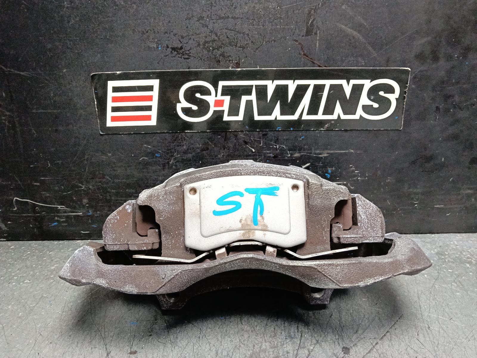Used auto part listing image: 2019 VOLKSWAGEN TRANSPORTER CALIPER LH FRONT, 17IN, T5/T6, 06/10-05/19 0000398672