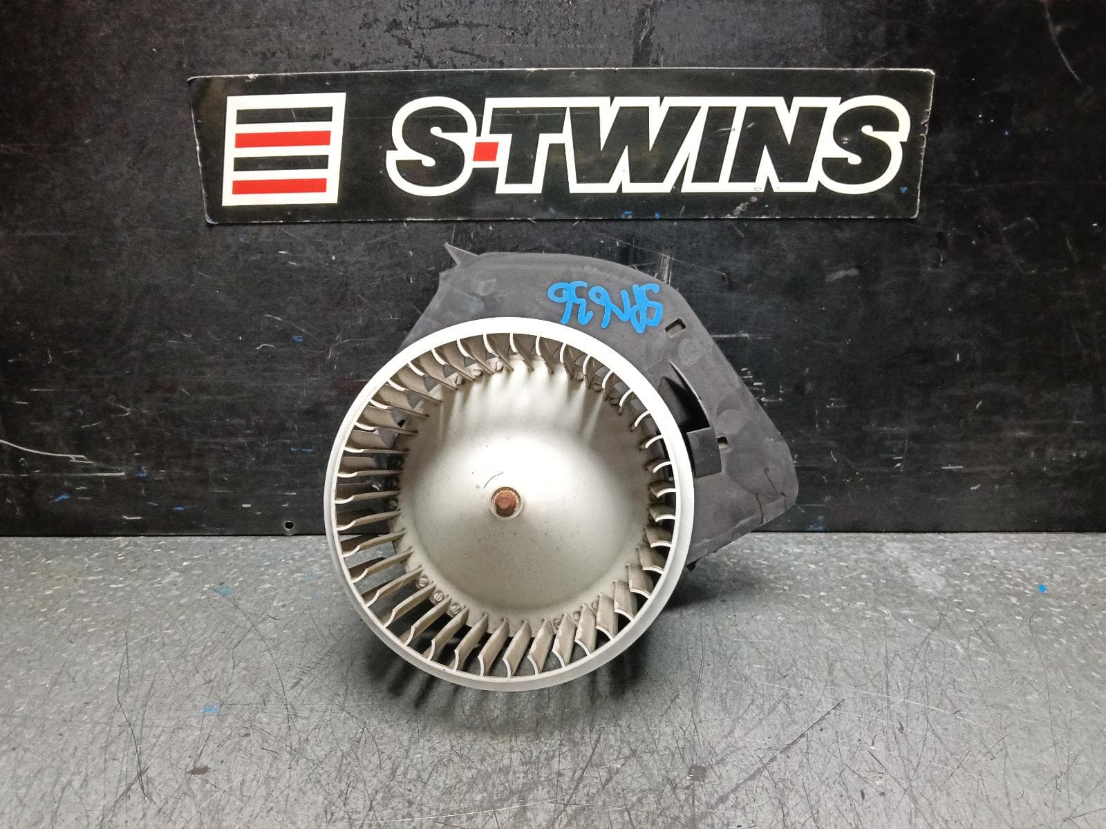 Used auto part listing image: 2019 VOLKSWAGEN TRANSPORTER HEATER FAN MOTOR NON CLIMATE CONTROL TYPE, T6, 07/15-08/24 0000398678