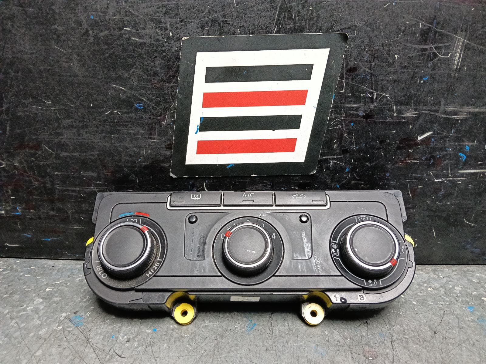 Used auto part listing image: 2019 VOLKSWAGEN TRANSPORTER HEATER AC CONTROLS NON CLIMATE CONTROL TYPE, T6, 07/15-07/20 0000398679
