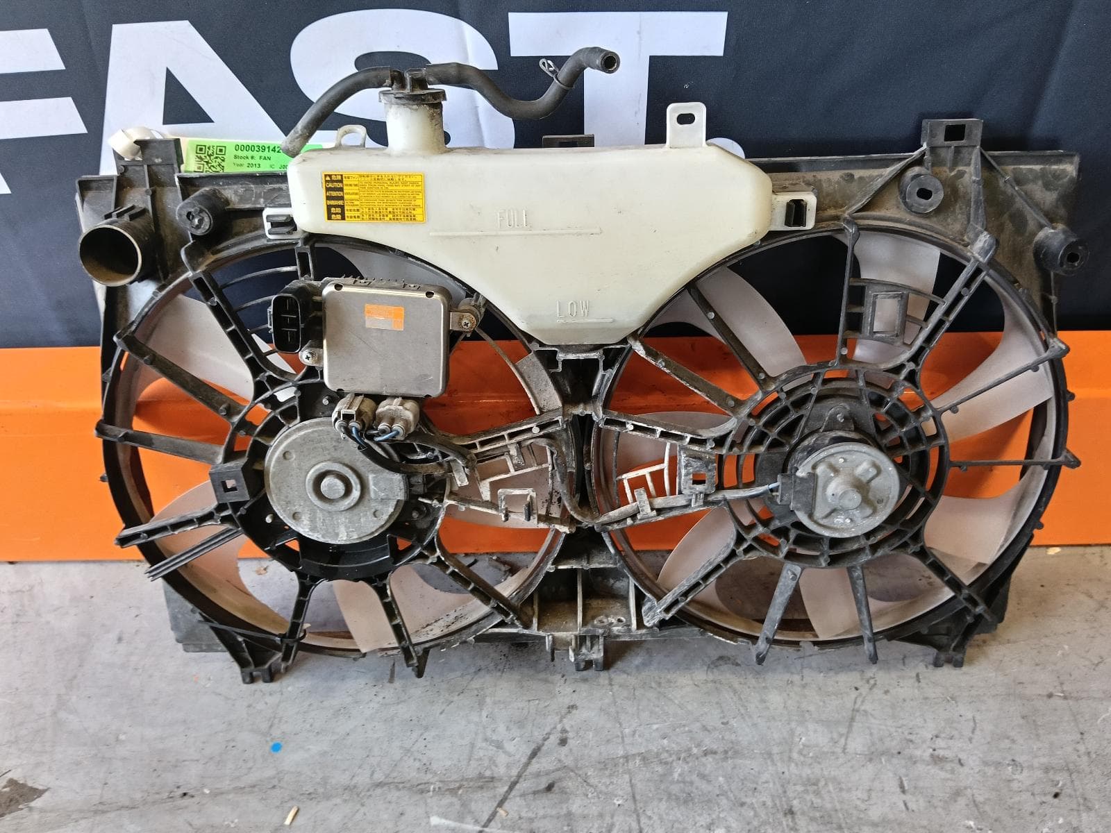 Used auto part listing image: 2013 LEXUS IS250/IS250C FAN DUAL FAN ASSY, 2.5, PETROL, GSE20R, 10/08-12/14 0000391420