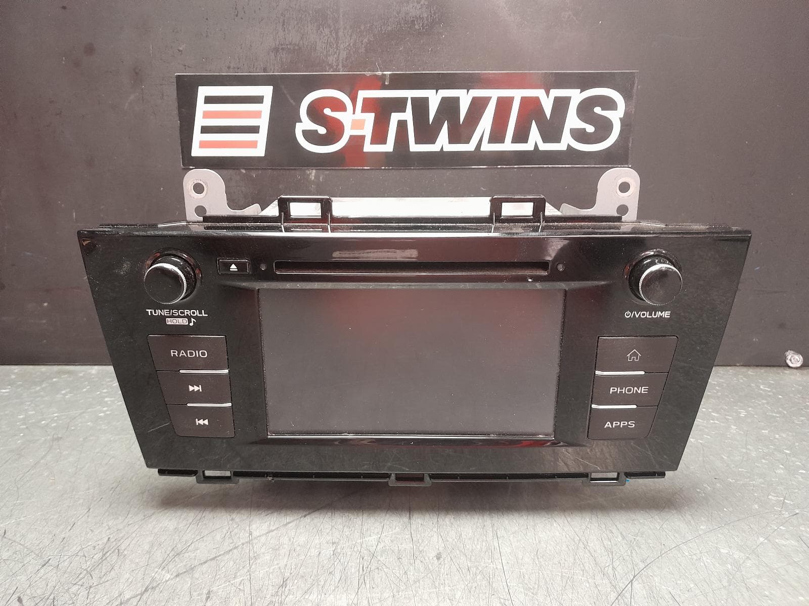 Used auto part listing image: 2017 SUBARU OUTBACK HEAD UNIT, 6.5IN NON SAT NAV TYPE, 6TH GEN, 12/17-12/20 0000355573