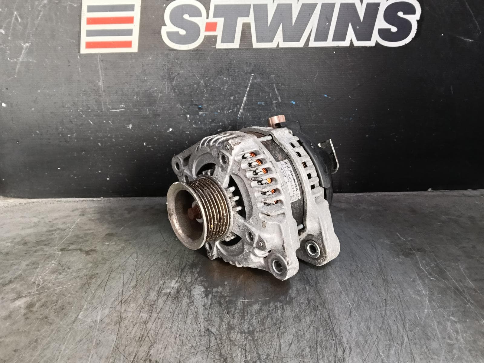 Used auto part listing image: 2011 HONDA ACCORD ALTERNATOR 2.4, K24Z3, 8TH GEN, EURO (VIN JHMCU), 06/08-12/15 0000392425